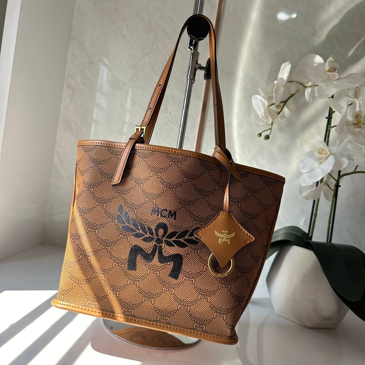 M.C.M MINI HIMMEL SHOPPER IN LAURETOS กระเป๋าทรงช้อปปิ้ง เรียบหรู เกรดออริ สลับแท้ 1:1 ใช้งานต่างประเทศได้