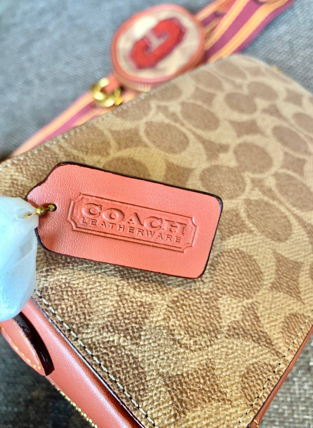 COACH CHARTER SLIM CROSSBODY IN SIGNATURE CANVAS WITH PATCHES ((C6744)) 📌พร้อมส่งที่ไทย สวยก่อนใครไปเลยยค่าา! 🌈จัดส่งพร้อมกระเป๋าพวงกุญแจแบรนด์แบบมีซิปอีกหนึ่งใบ กระเป๋าสะพายแบบครอสบอดี้ร์ หนังแท้สวย