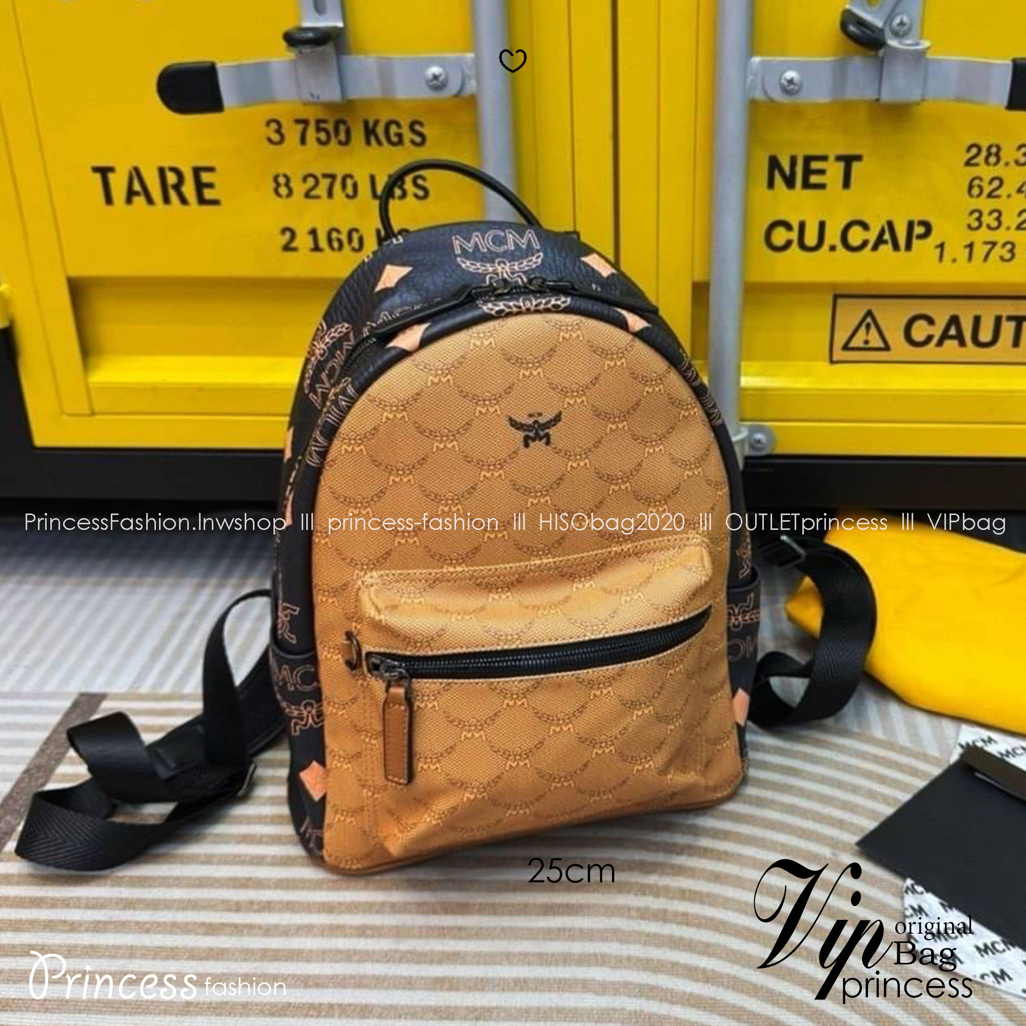 ORI | M.C.M Stark Backpack in Monogram Mix กระเป๋าเป้แมกซี่คอลใหม่ โดดเด่นด้วยดีไซน์สีดำด้านข้างและสายกระเป๋าตัดสีกันได้อย่างลงตัว Best seller Unisex ของงานเป้จริงๆ