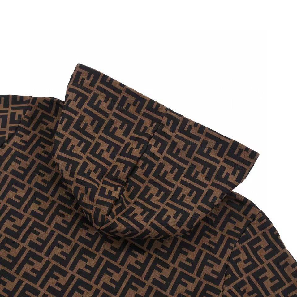 FENDI LOGO SWEATER HOODIE / FENDI Hoodie Brown เกรดออริจินอล มีป้ายแท็กที่คอเสื้อ ใส่ได้ทั้งผู้หญิงผู้ชาย พร้อมส่งที่ไทย ภาพสินค้าถ่ายจากงานขายจริง ใช้งานต่างประเทศได้