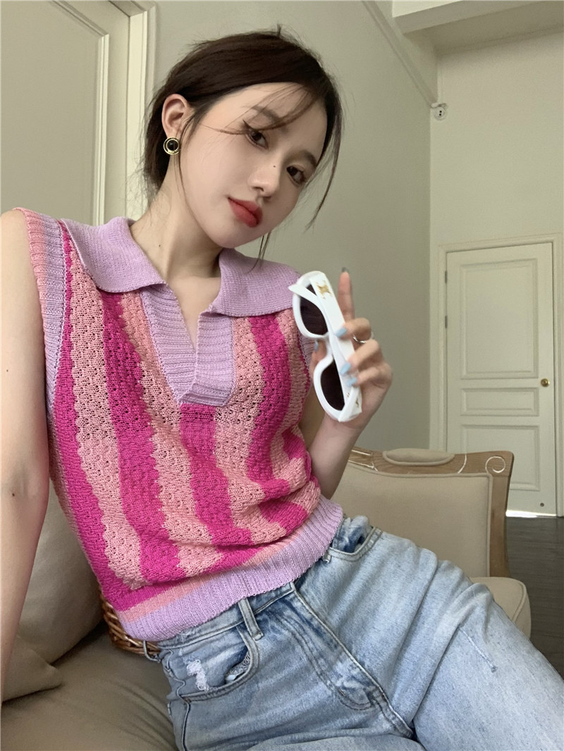 พร้อมส่ง 🎯🥩 Fying Pink เสื้อไหมพรมแขนกุดแต่งตกปกเชิ้ตลายทางสีชมพู (IN38488)
