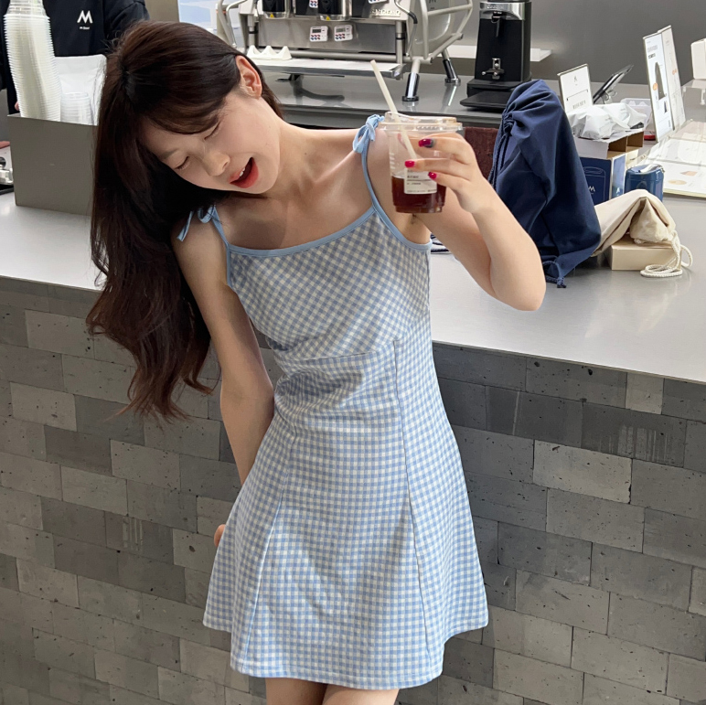 พร้อมส่ง 🍅 Penelope dress เดรสสายเดี่ยวลายสก็อตสีฟ้าน่ารักมาก (IN38712)