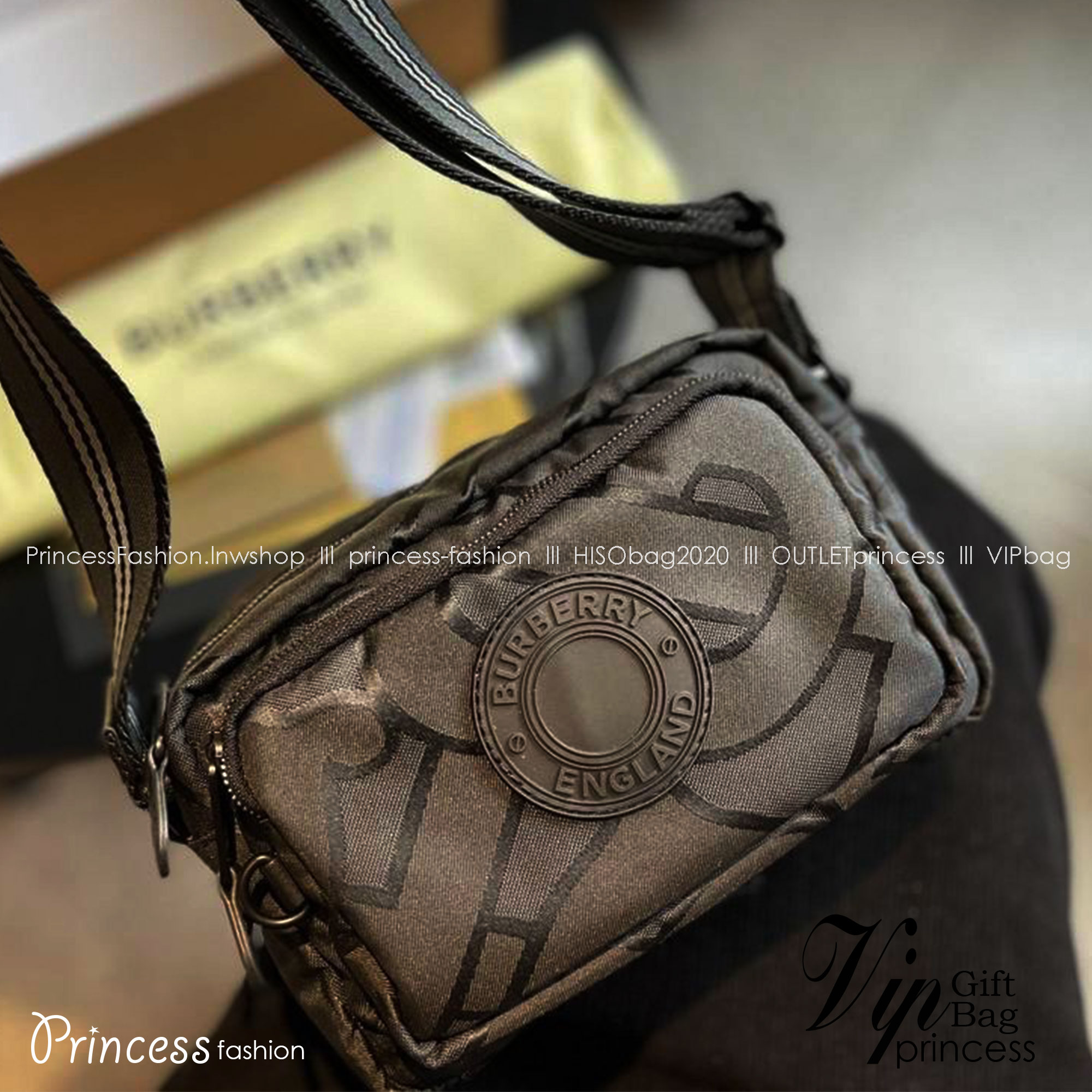 BURBERRY FRAGRANCES BELT BAG / Burberry Messenger nylon bag กระเป๋าสะพายข้างแบบ UNISEX ใช้ได้ทุกเพศ วัสดุไนลอน กันน้ำได้อย่างดี ลายสุดหรูตามแบบฉบับของแบรนด์
