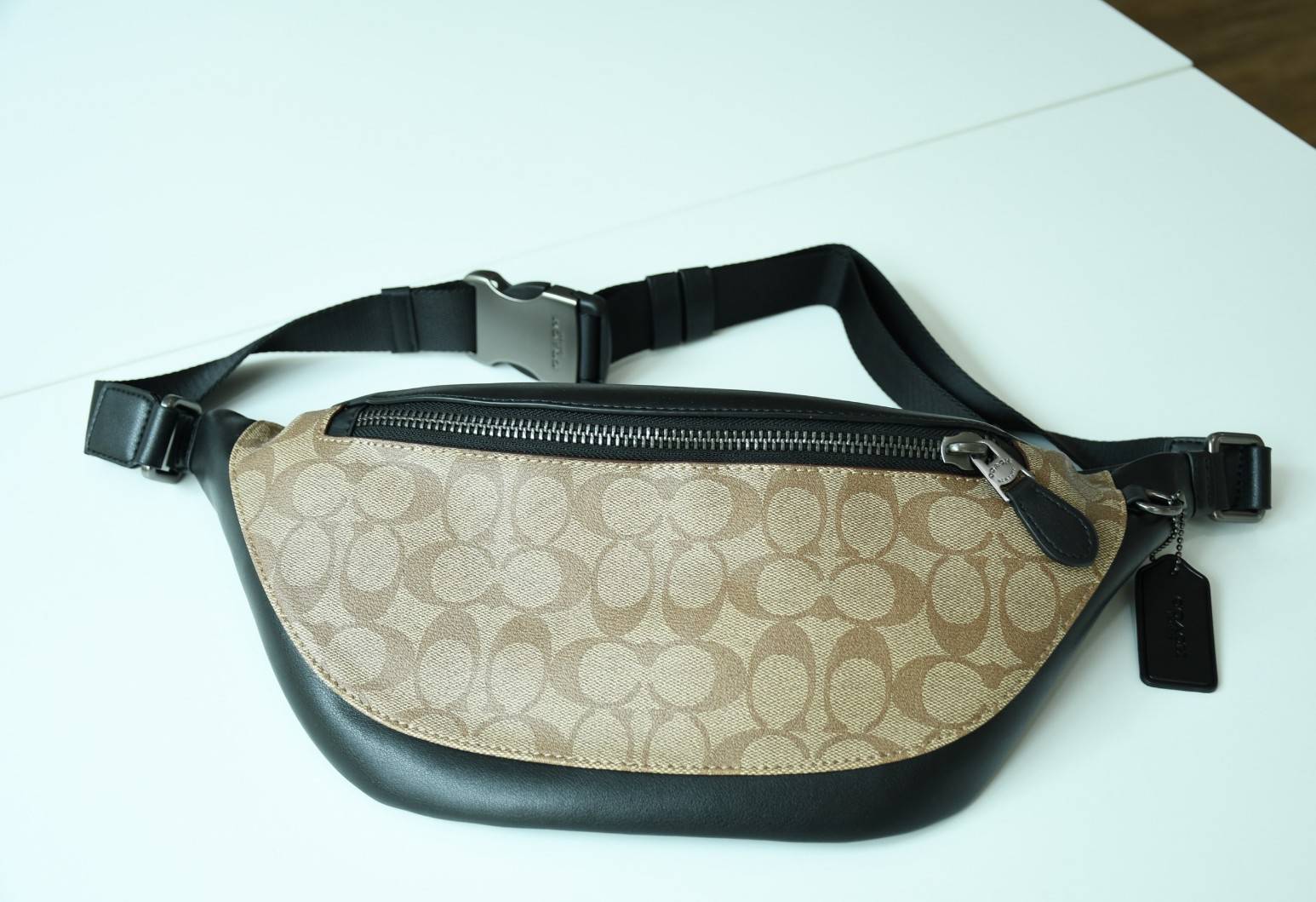 Coach F84711 Warren Mini Belt Bag In Signature Canvas กระเป๋าคาดอก คาดเอว ขนาดกำลังดี ใช้งานง่าย ใช้ได้ทั้งหญิงและชาย