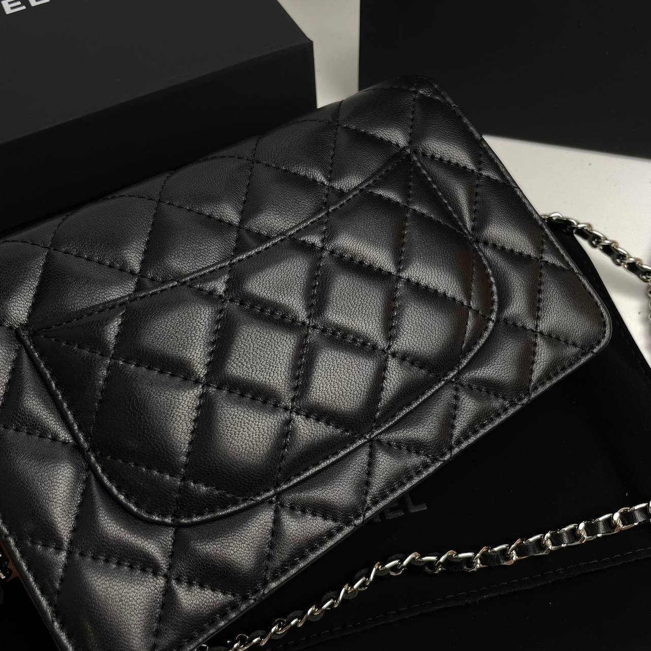 Chanel Wallet On Chain รุ่น Micro chip เกรดท็อปออริจินอล 1:1 สลับแท้ เกรดขายดีสุด งานสวยเป๊ะปัง ทรงสวยตรงปก ไม่ผิดหวัง ใช้งานต่างประเทศได้ ภาพถ่ายจากงานขายจริง