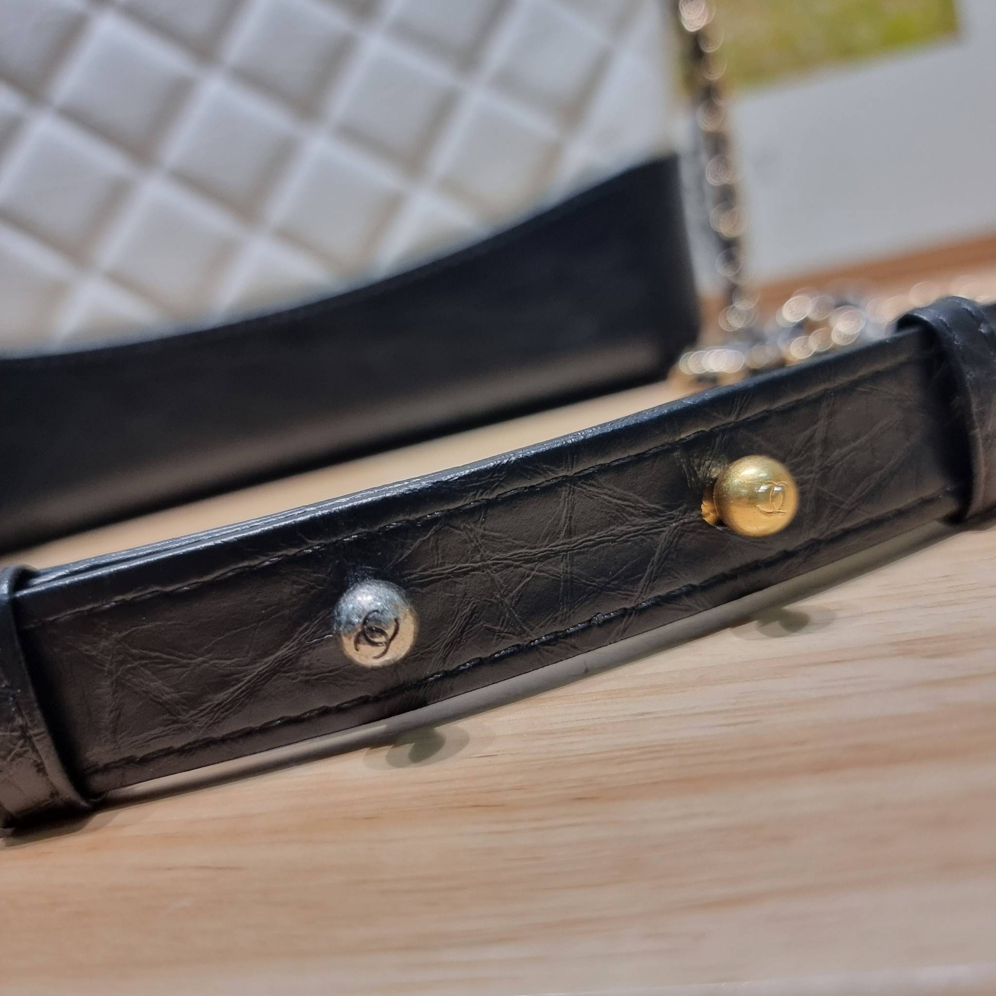 CHANEL Gabrielle Bag Medium สวยคลาสสิค No.1 ต้องยกให้ไอเท็มนี้เท่านั้น กับกระเป๋าสะพายซิกเนเจอร์ ดีไซน์ไม่เหมือนใคร เป็นเอกลักษณ์