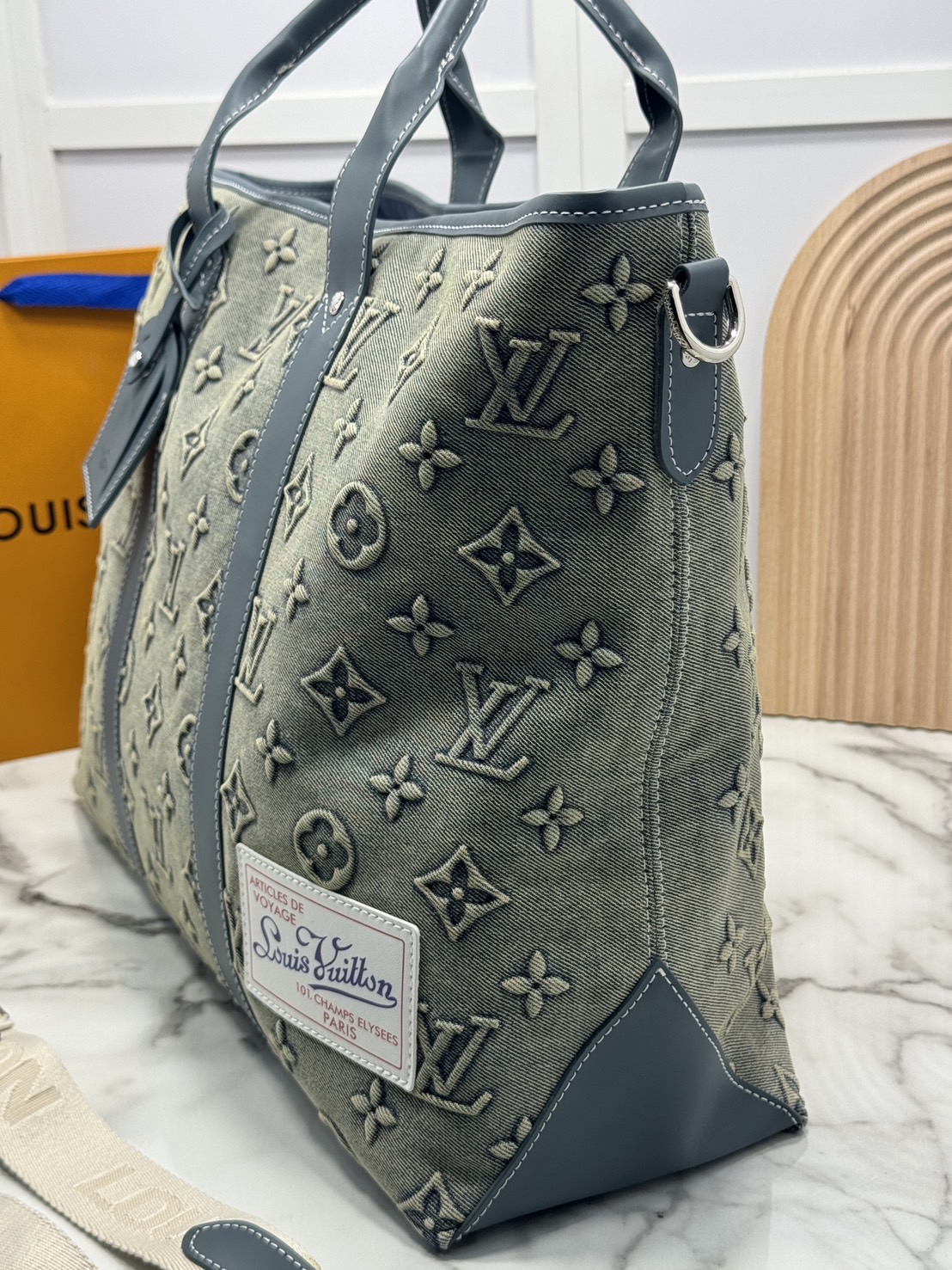 LV Weekend Tote NM Bag Monogram Washed Denim canvas กระเป๋าถือใบใหญ่พร้อมสายสะพาย ทรงโท้ทเดนิมลายโมโนแกรมปั้มนูน 🤍 สินค้าเกรดออริจินอล