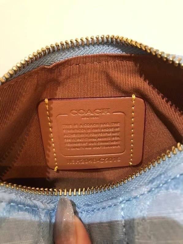 COACH Swinger 20 B4/Light Washed Denim Chalk พร้อมส่งที่ไทย ภาพสินค้าถ่ายจากงานขายจริง ใช้งานต่างประเทศได้