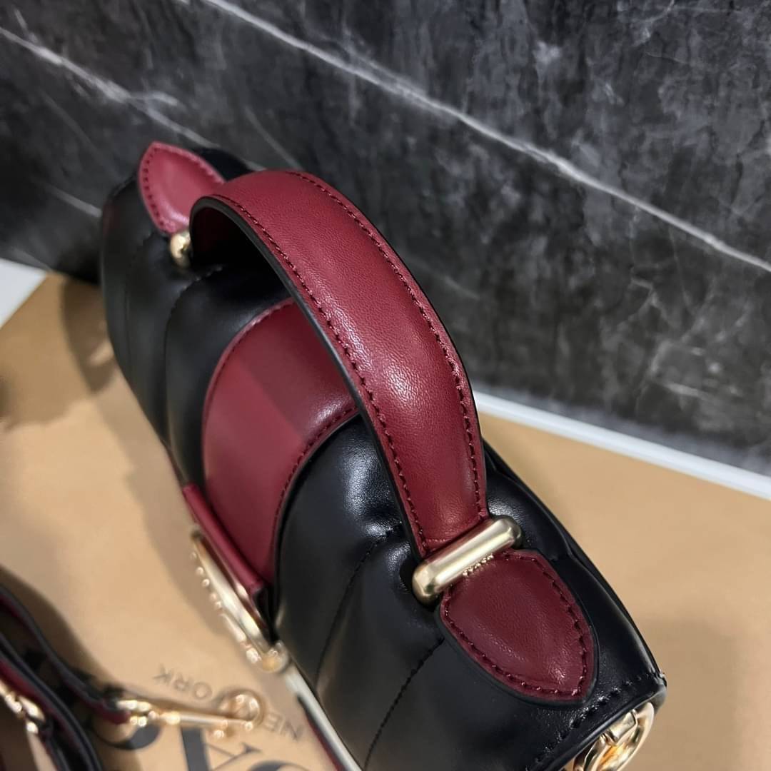 COACH SMALL GEORGIE TOP HANDLE IN BLOCKED SIGNATURE CANVAS ((6504//0468//6192//6015)) compact body portable shoulder bag 🌈ห้ามพลาด รุ่นแนะนำค่าา! พร้อมส่งทันที! กระเป๋าหิ้ว//สะพายข้างได้ วัสดุหนังแท้ 🔺หนึ่งใบทำลายหนังผสมกัน3แบบได้ลงตัวสวยง