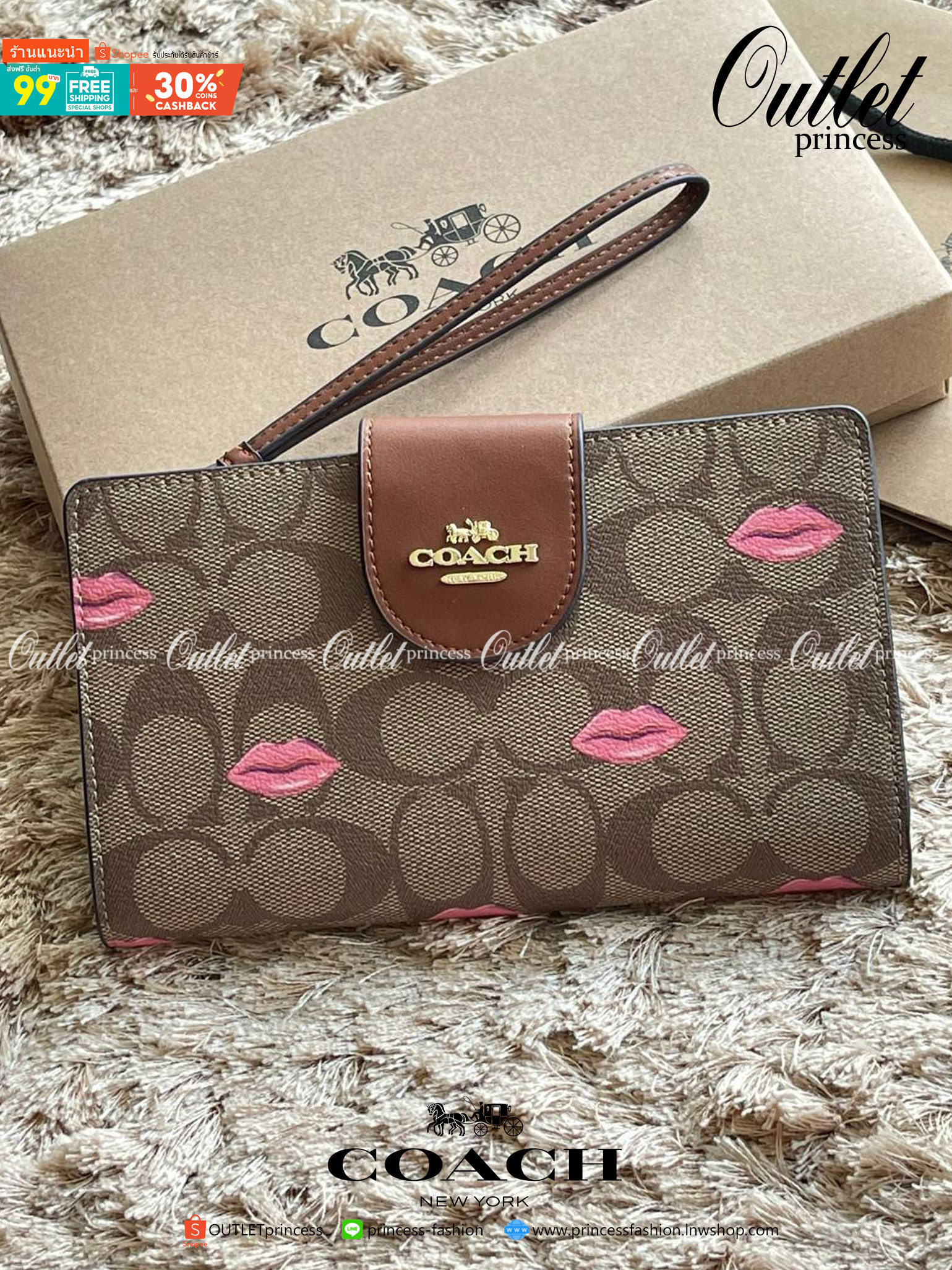 COACH TECH WALLET IN SIGNATURE CANVAS อีกหนึ่ง collection ของกระเป๋าสตางค์ที่ดีไซน์ทันสมัยให้ใช้งานได้แบบครบครัน เป็นกระเป๋าสตางค์ ที่มีช่องสำหรับใส่โทรศัพท์มือถือ ธนบัตร เหรียญ และบัตรต่าง ๆ ใช้งานแบบ2ด้าน เพิ่มความสะดวกสบายด้วยสายคล้องมือ ช่วยให้พกไปไหน