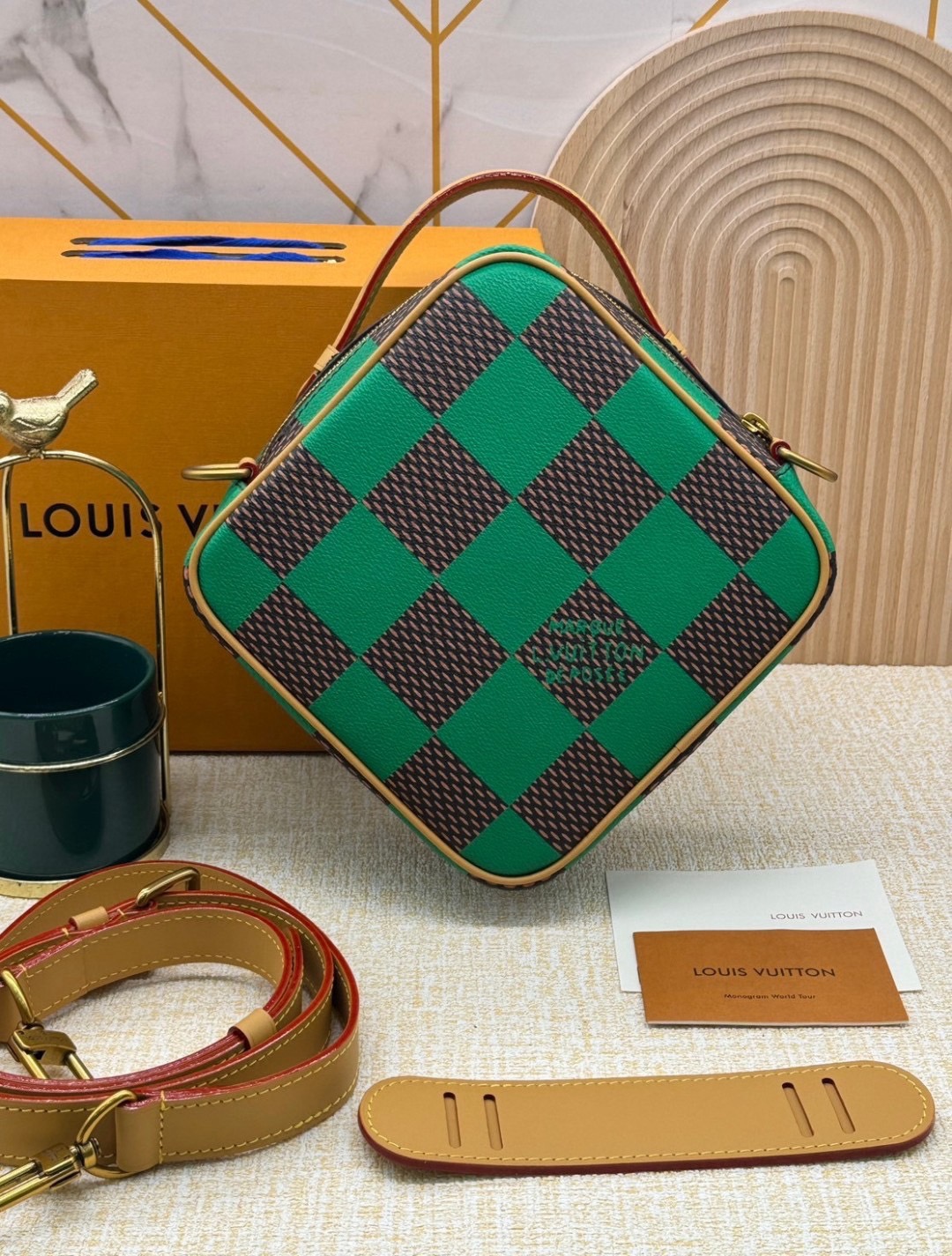 LV Chess Messenger Bag Jaune Mat / Green / Red / Blue กระเป๋าสะพายแมสเซนเจอร์ทรงเหลี่ยมรุ่นใหม่ ลายตารางหมากรุก Damier เอกลักษณ์ของความหรู โทนสีสดใสมีชีวิตชีวา ปรับลุคปัง กับการมาของความไฮคลาสรูปแบบใหม่ สุดไอโคนิค