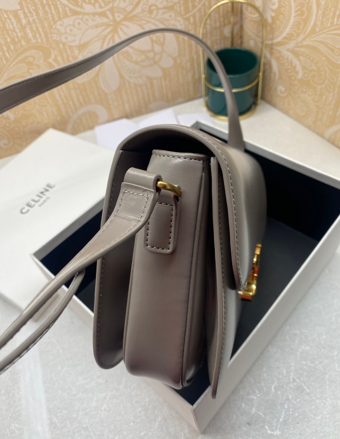 MEDIUM 22cm : CELINE CLASSIQUE TRIOMPHE BAG IN SHINY CALFSKIN / Celine Triomphe Bag / Celine Bag พร้อมส่ง 10 สี เกรดออริ 1:1 กระเป๋าแบรนด์หรูที่ควรมีแห่งปี
