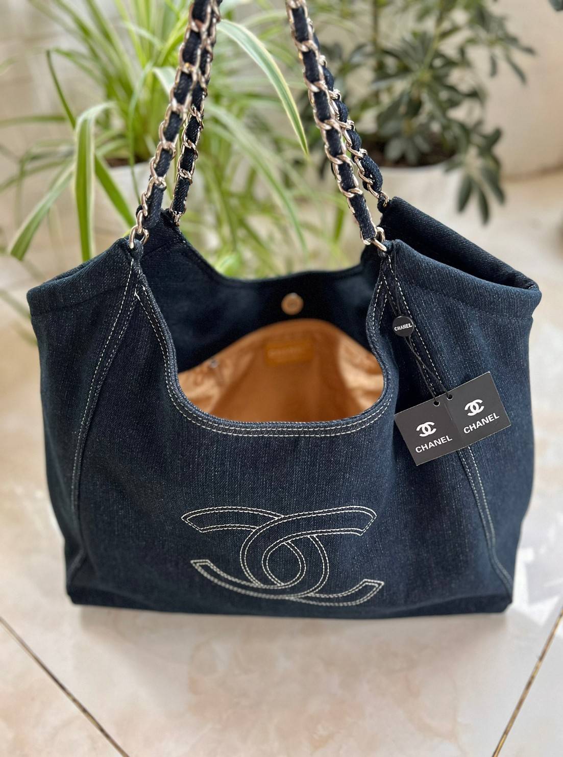 Chanel Blue Denim XL Coco Cabas Tote / CHANEL DENIM SHOULDER BAG กระเป๋าทรงช็อปปิ้งโท้ทใบใหญ่ เอาใจสาวๆสายแบกกันค่ะ กับรุ่นยีนส์ สุดวินเทจ 🧡 เกรดท็อปไฮเอน ใช้งานต่างประเทศได้