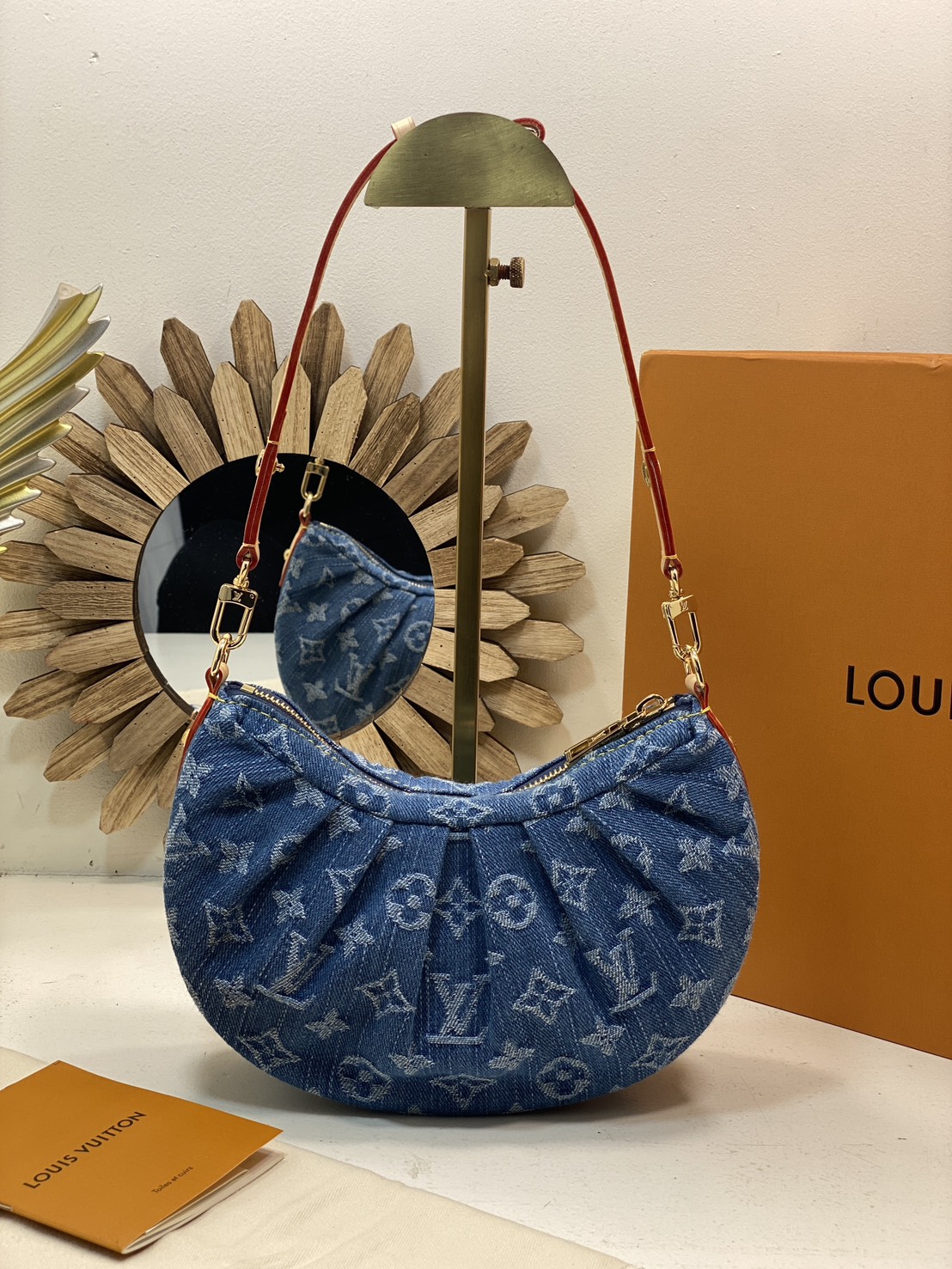 TOP ORI หนังแท้ | LV Pochette Valley bag / LV Hobo Bag กระเป๋าสะพายทรงโฮโบ ปรับลุคใหม่ด้วย Monogram Denim นำเสนอดีไซน์คลาสสิกสไตล์ร่วมสมัย