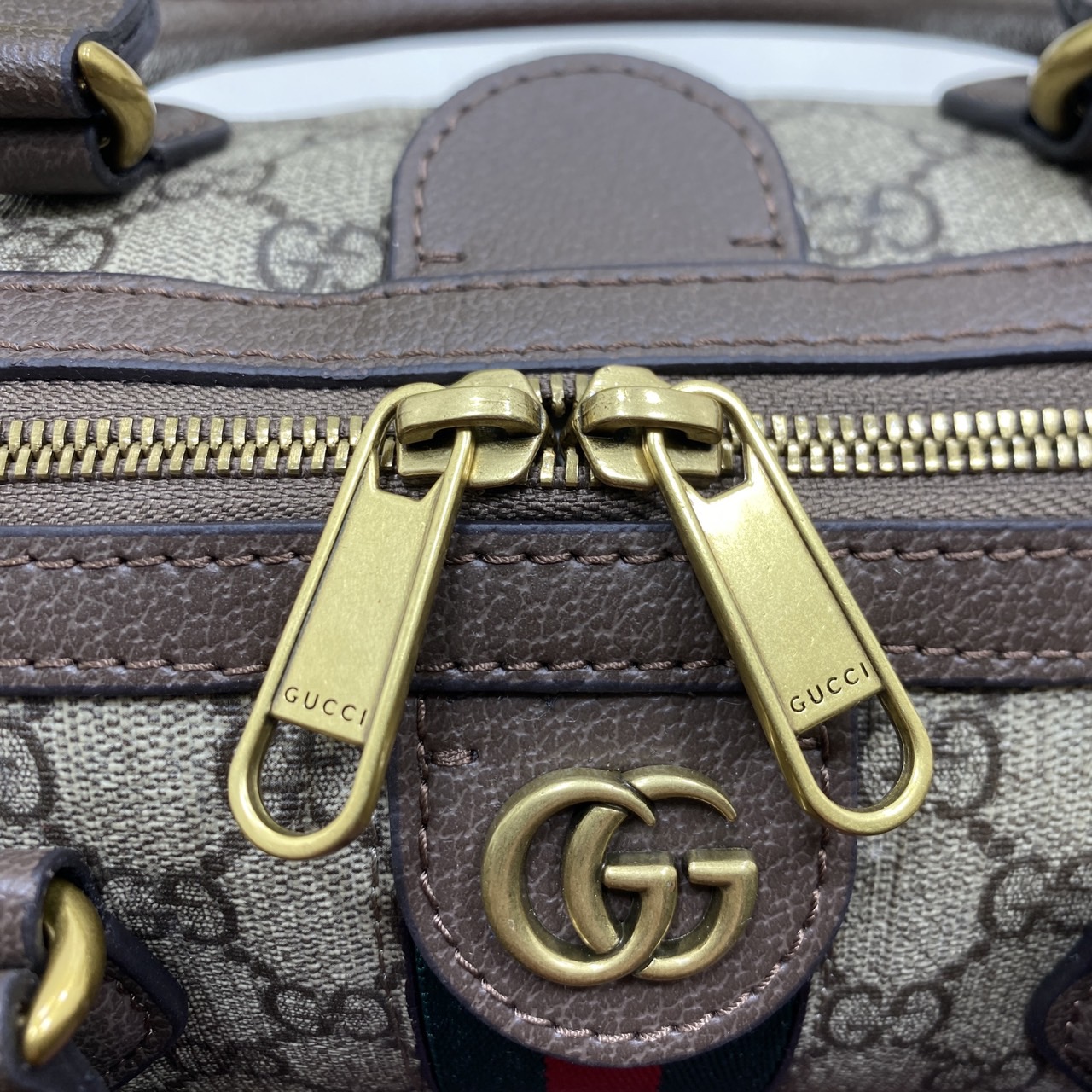 GUCCI GG Ophidia small top handle bag กระเป๋าถือทรงหมอนสวยคลาสสิค ดีไซน์แถบคาดโดดเด่น สวย หรู หูจับในตัวใช้สะดวก