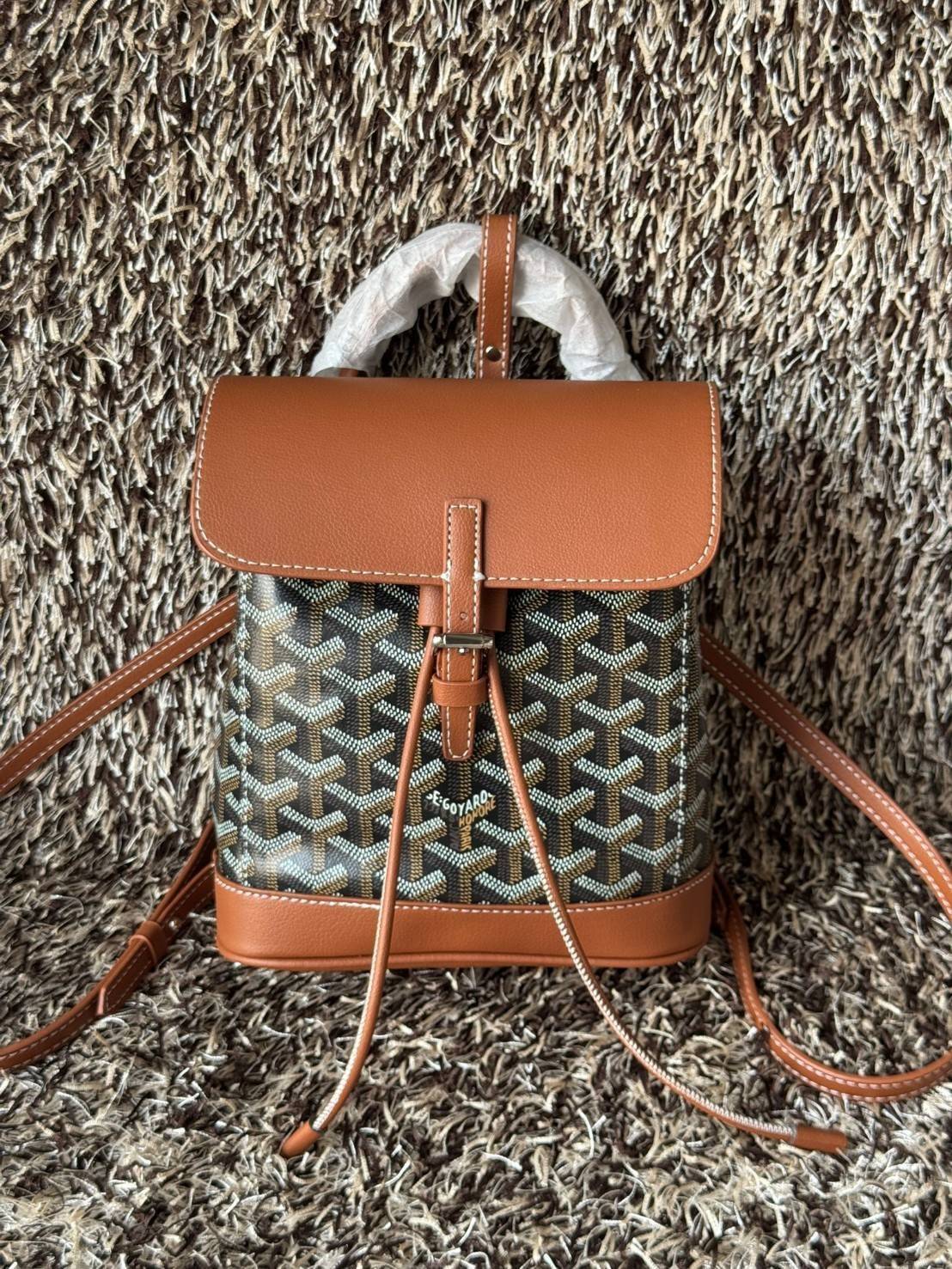 ORI หนังแท้ | Goyard Alpin Mini Backpack กระเป๋าเป้สะพายหลัง ปรับถือหรือสะพายข้างได้อย่างลงตัว ที่สามารถทำให้เป็นหลายรูปแบบ