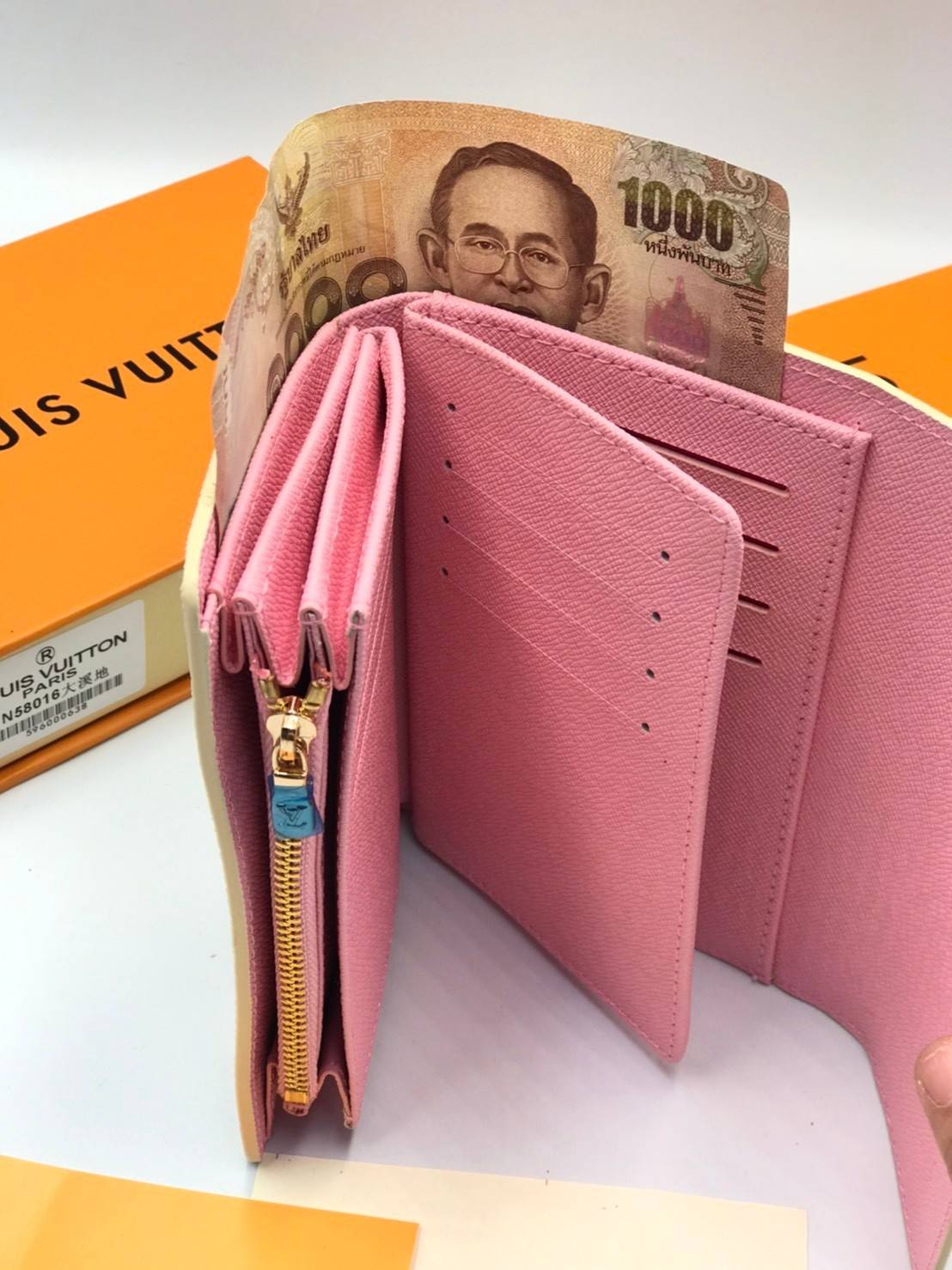 พรีเมี่ยมกิ๊ฟแท้ 100% 】พร้อมส่งที่ไทยที่นี่ที่เดียว Louis Vuitton wallet Gift Box Set