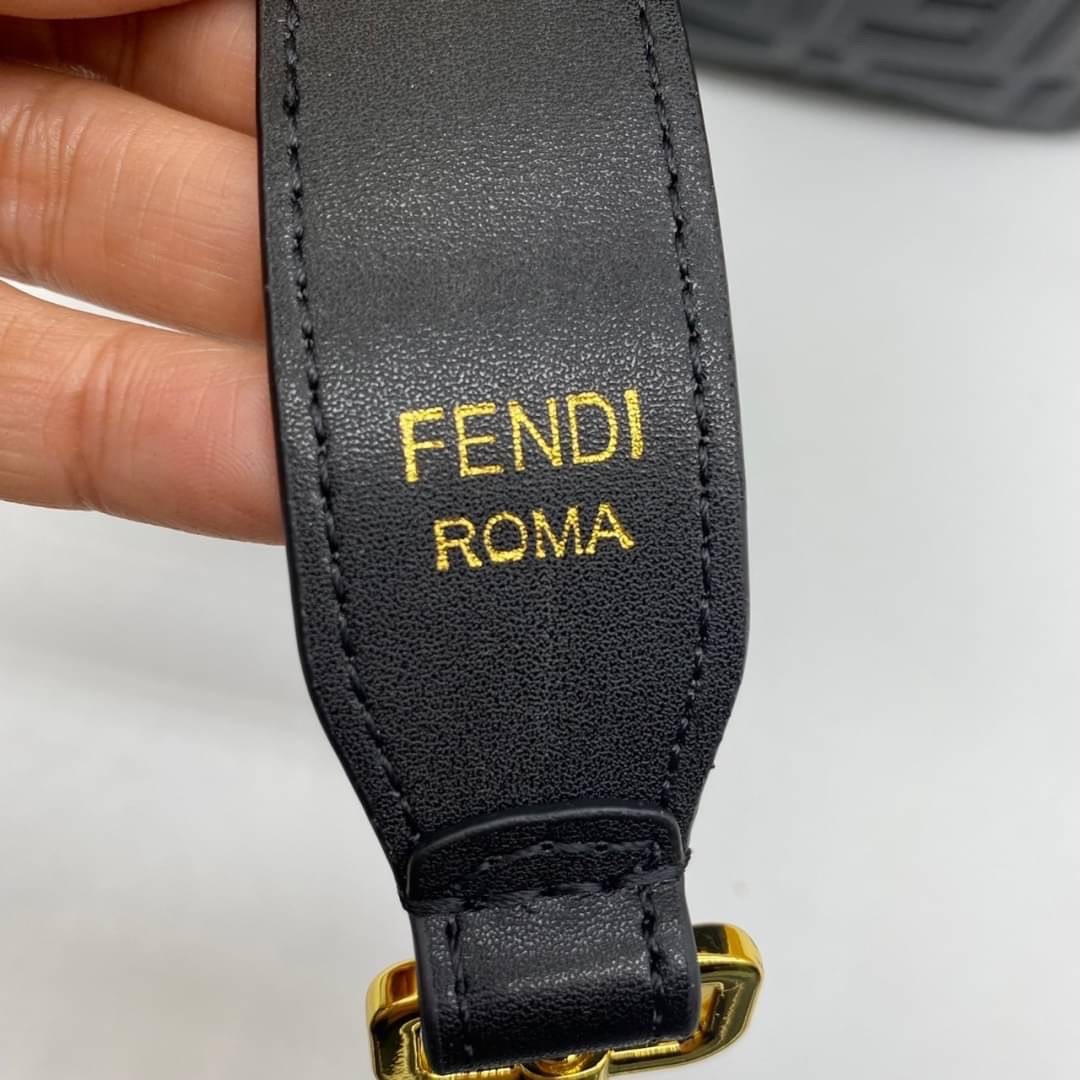 พร้อมส่ง 3 สี FENDI Mon Tresor Black leather mini-bag / FENDI Bucket Bag กระเป๋าสะพายทรงบัคเก็ตงานหนังเต็มใบ ไซส์มินิ เกรดออริ สลับแท้ 1:1