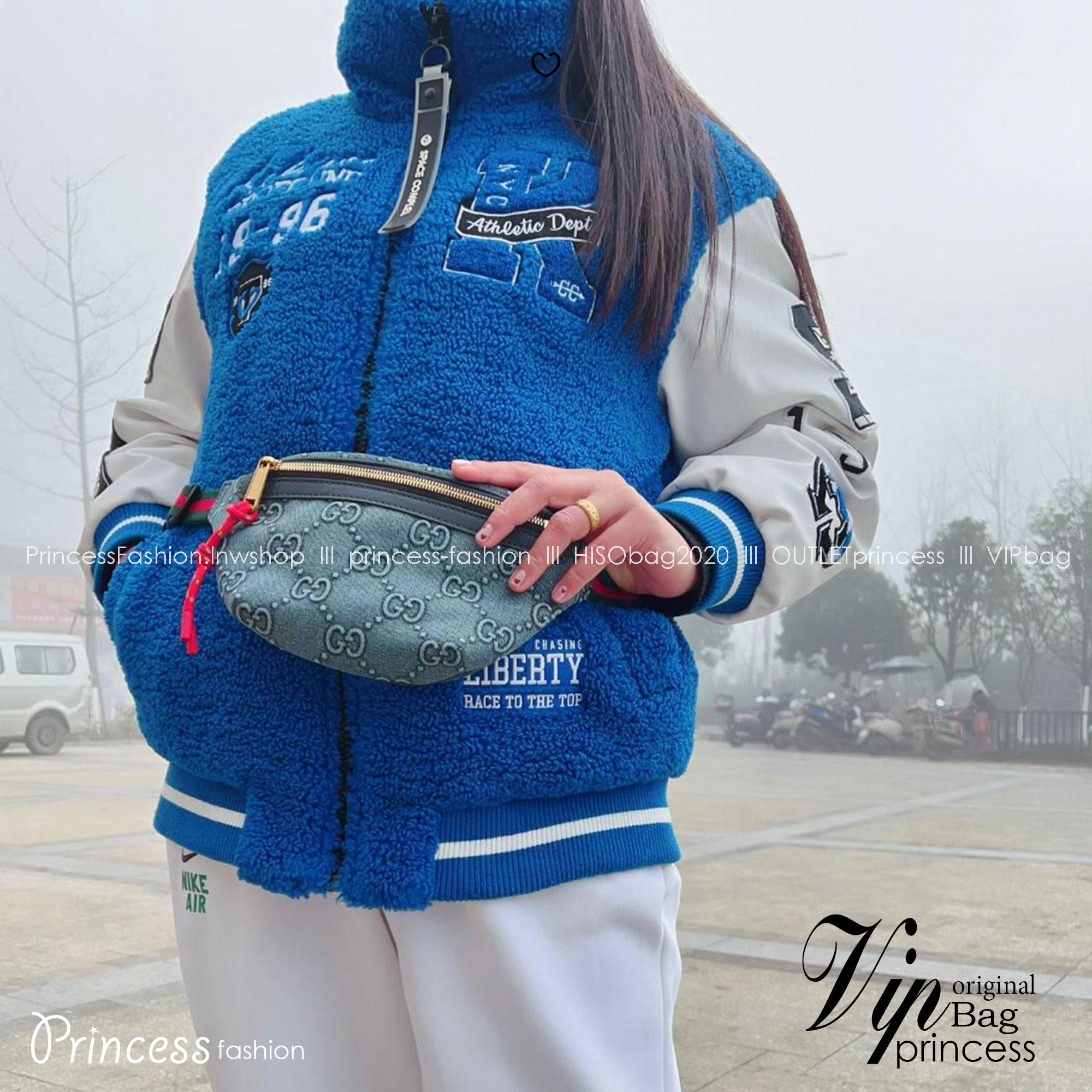 GUCCI GG DENIM BELT BAG ล่าสุดสวยมากๆ รุ่นนี้ใช้ได้ทั้งชายหญิง วัสดุเดนิมอย่างดีลายGแบบ3Dสวยมากๆค่ะ อะไหล่ซิปทองห้อยเชือกสีแดงโดดเด่น ซื้อใช้คู่กับแฟนยิ่งสวยค่าา