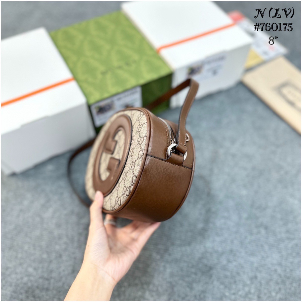 Gucci Ophidia GG Mini Round Shoulder Bag / GUCCI BAG พร้อมส่ง 2 สี กระเป๋าสะพายทรงกลมรีคลาสสิค สวยอยู่ทรง โดดเด่นด้วยโลโก้จั้มโบ้ด้านหน้า ภายในเป็นช่องโล่ง จุได้แบบกำลังดี