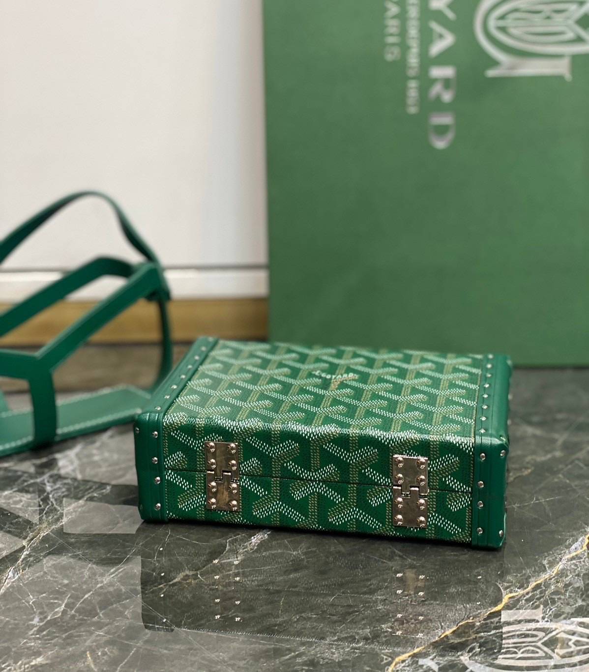 ORI หนังแท้ | Goyard Minaudière Trunk Bag กระเป๋าสะพายทรงแมสเซ็นเจอร์ เป็นคลัตช์ได้ในใบเดียว น้ำหนักเบา ทรงกล่องดีไซน์ใช้งานง่าย สวยหรู