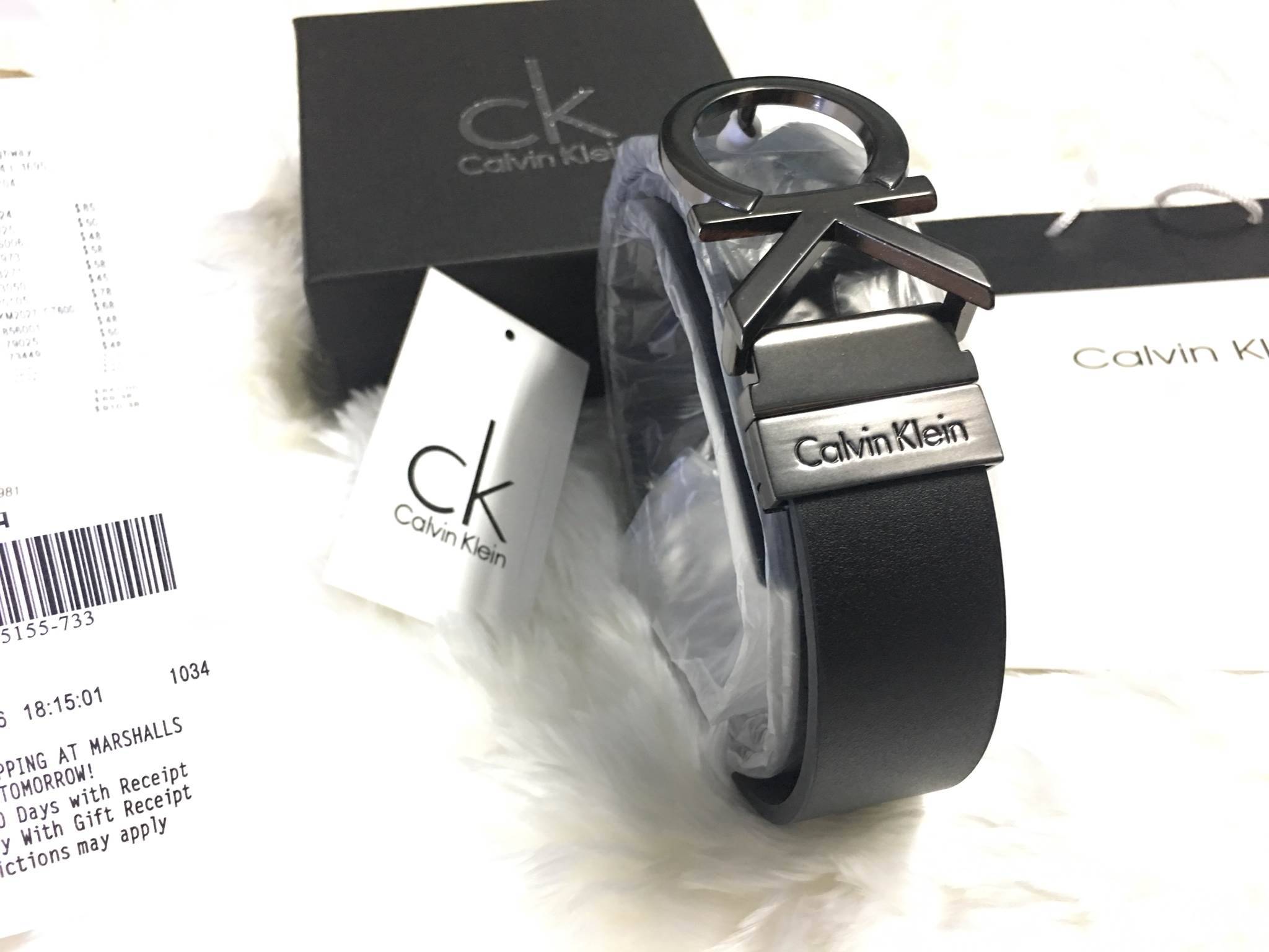 New item! ชุดของขวัญสำหรับคุณผู้ชาย เข็มขัด Calvin klein ของแท้ งาน outlet ที่ใครหลายคนรอคอย ดีไซน์เรียบหรู ตามแบบฉบับของCKเลยคะ จะ ซื้อเป็นของขวัญ ของฝาก ปีใหม่ ดีเลิศค่า Brand Calvin Klein