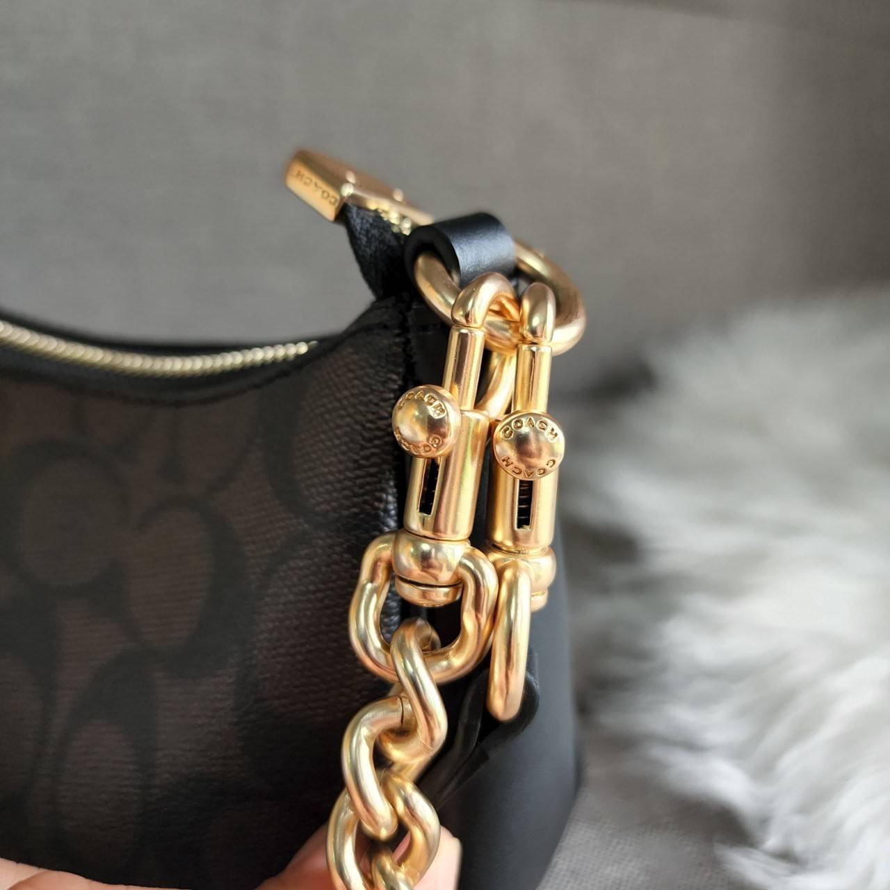 พร้อมส่งครบสี สวยทุกสีเลยค่า😘 ((CA173//CA209//CA548)) COACH TERI SHOULDER BAG 🔹กระเป๋าทรงพอช ในรูปแบบหนังแท้ หนังนิ่มสวยมากค่ะ