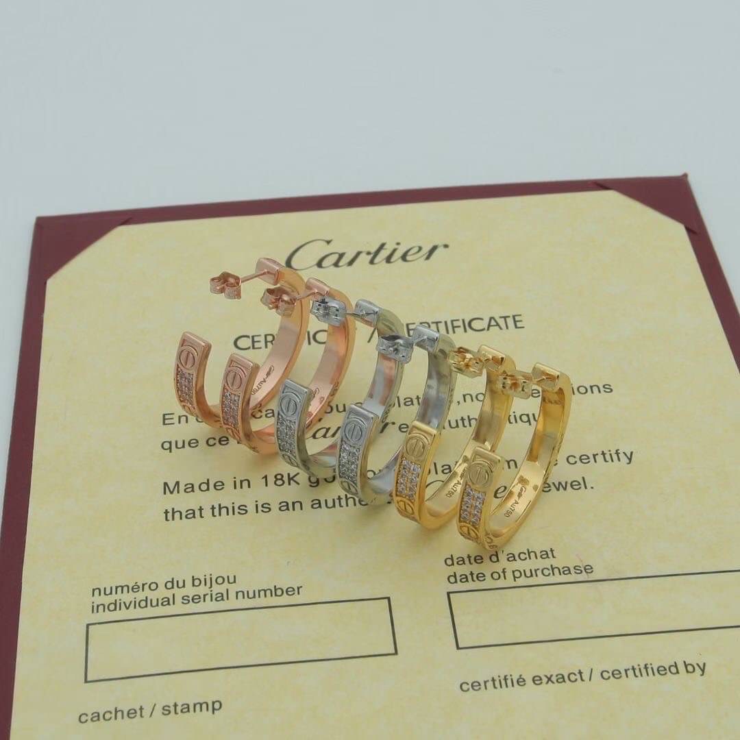 CARTIER Earrings ต่างหูคาเทียร์ รุ่นมีเพชร ภาพถ่ายจากงานจริง วัสดุโลหะเคลือบขึ้นเงาตามรูป ใช้งานต่างประเทศได้