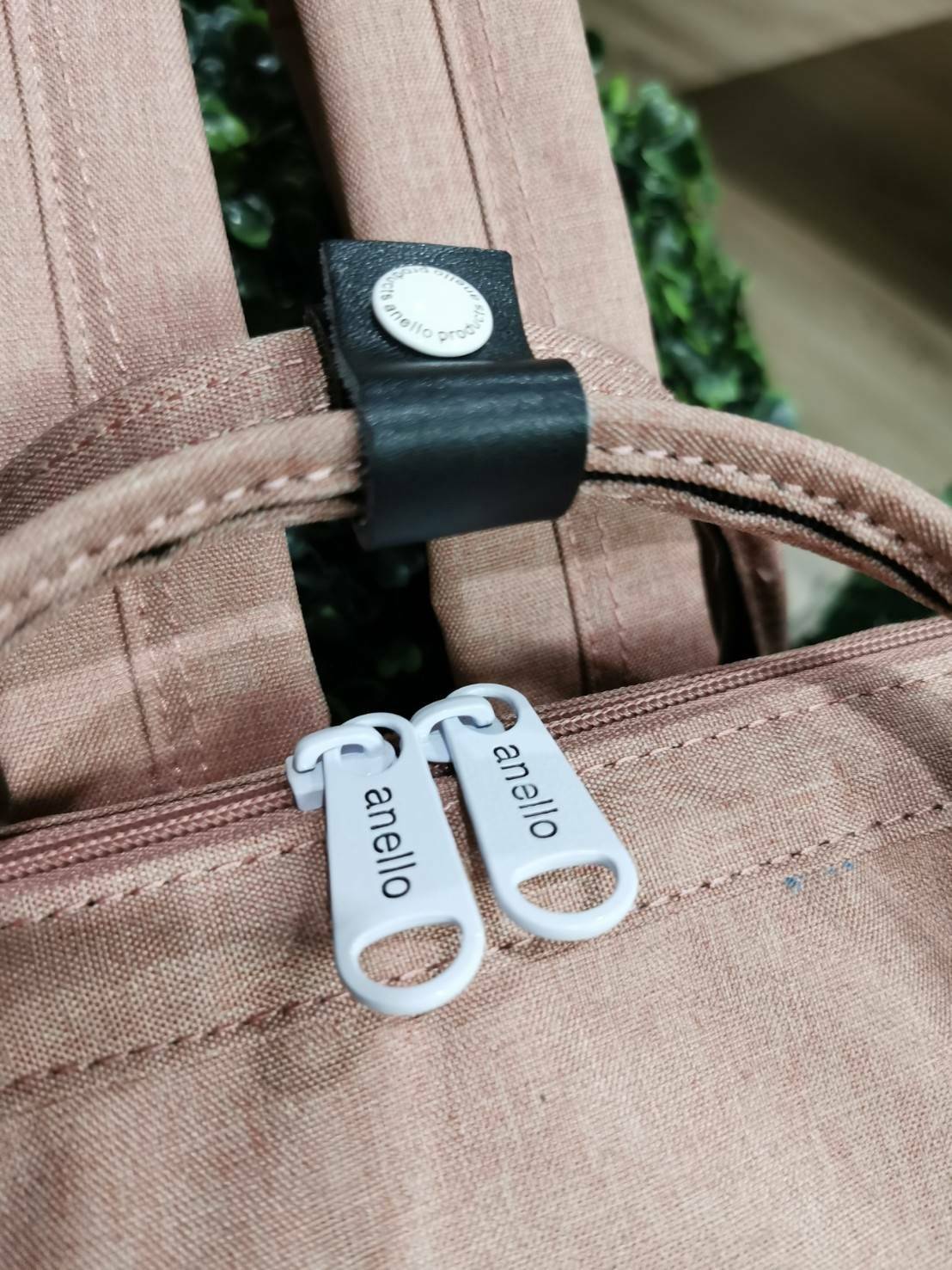 ส่งความน่ารัก! ANELLO x Disney Collection MINI DT-G006 กระเป๋าสะพายเป้ Limited คอลเลคชั่นดิสนีย์ขนาดมินิกำลังดี วัสดุ Polyester100% ด้านหน้ามีโลโก้และช่องซิป ด้านหน้าและด้านข้างพิมพ์ลายมิกกี้โดดเด่น มี Pocket ใส่ขวดน้ำซ้ายขวา ด้านหลังมีช่องซิปสะดวกใช้ภายใ