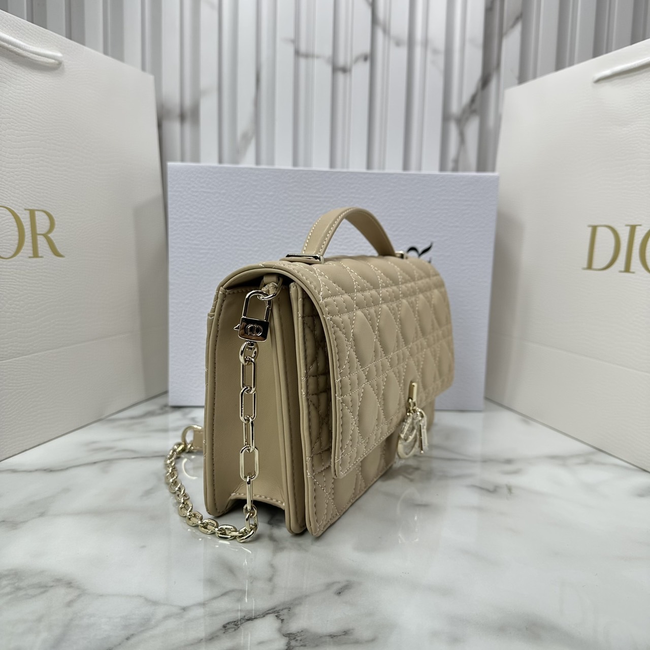 ORI หนังแท้ | My Dior Top Handle / Dior Clutch Bag กระเป๋าสะพายทรงคลัชทันสมัย หรูหราสง่างาม จะถือหรือสะพายก็ดูดีมีระดับ