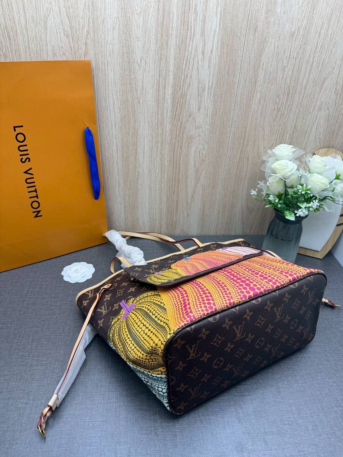 ORI หนังแท้ | LV x YK Neverfull MM Bag Monogram Pumpkin / LV Tote Bag กระเป๋าสะพายทรงโท้ทใบใหญ่ ลายฟักทองหลากสีสดใส