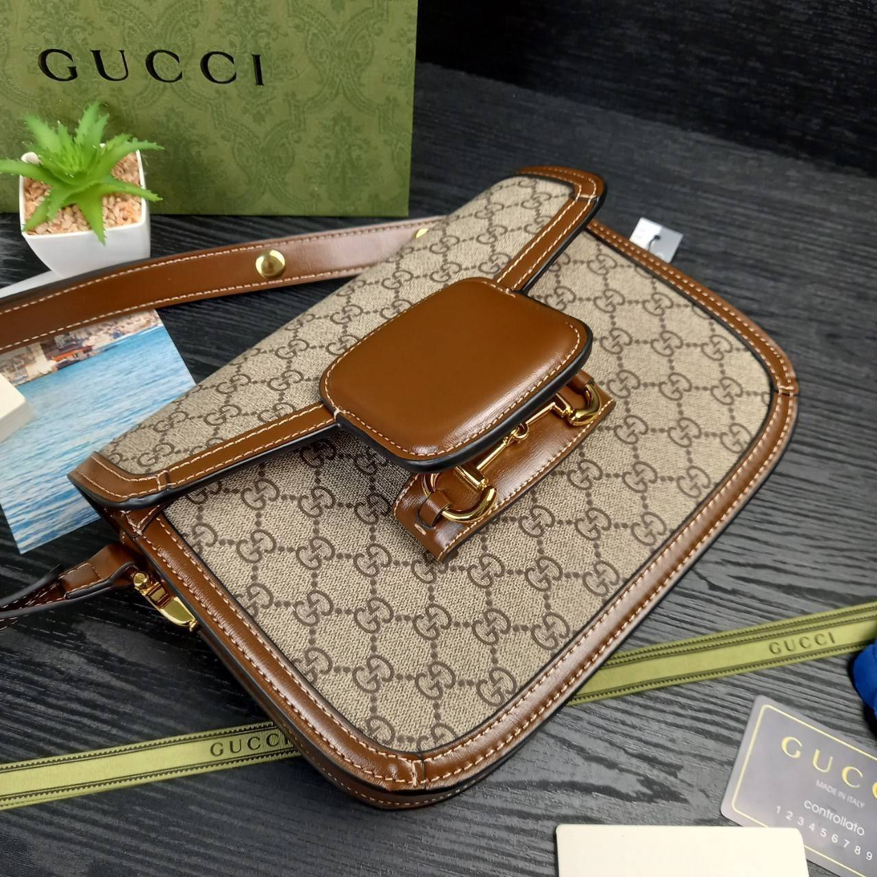 GUCCI HORSEBIT 1995 BAG / GG Supreme Shoulder 10" รุ่นฮิต คลาสสิค หรูหรา ใช้แล้วดูดีมีเสน่ห์ขึ้นทันที สายยาวคล้องบ่าได้ ปรับยาวคลอสบอดี้ได้ หนังแคนวาส สล้บหนังแท้