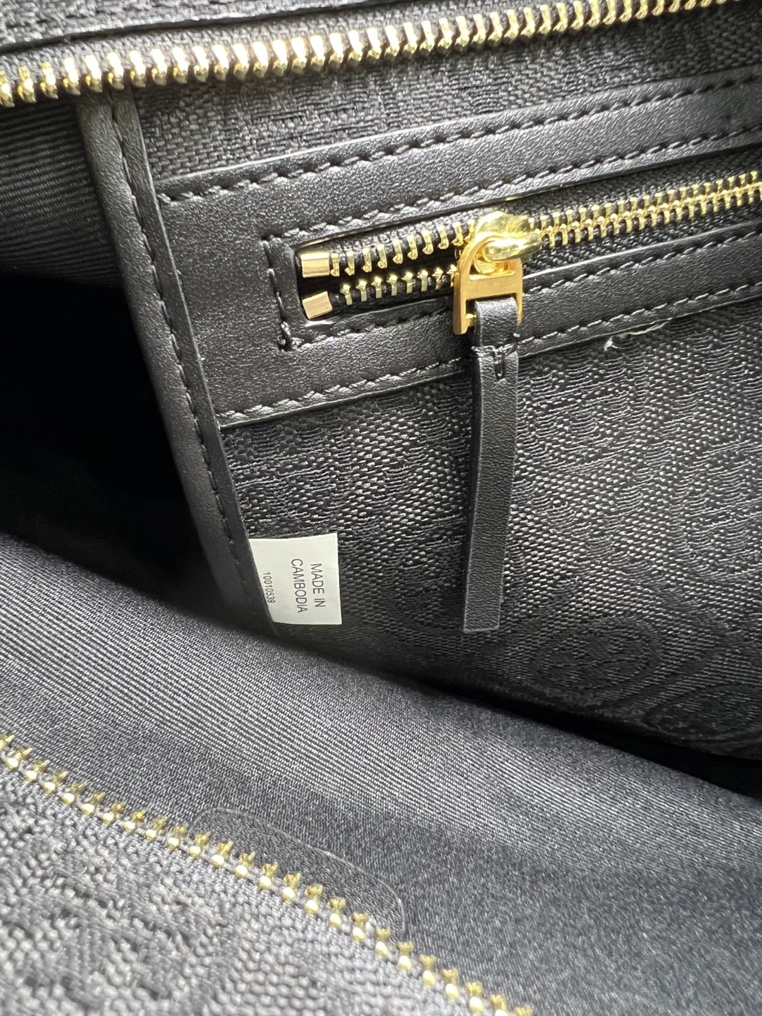 ORI หนังแท้ | Tory Burch T Monogram zip tote bag กระเป๋าทรงโท้ทใบใหญ่ทรงกว้างพร้อมใบเล็กเข้าเซ็ท งานผ้าแจ็คการ์ดตัดขอบหนัง เดอะเบสท์ เซลเลอร์!!