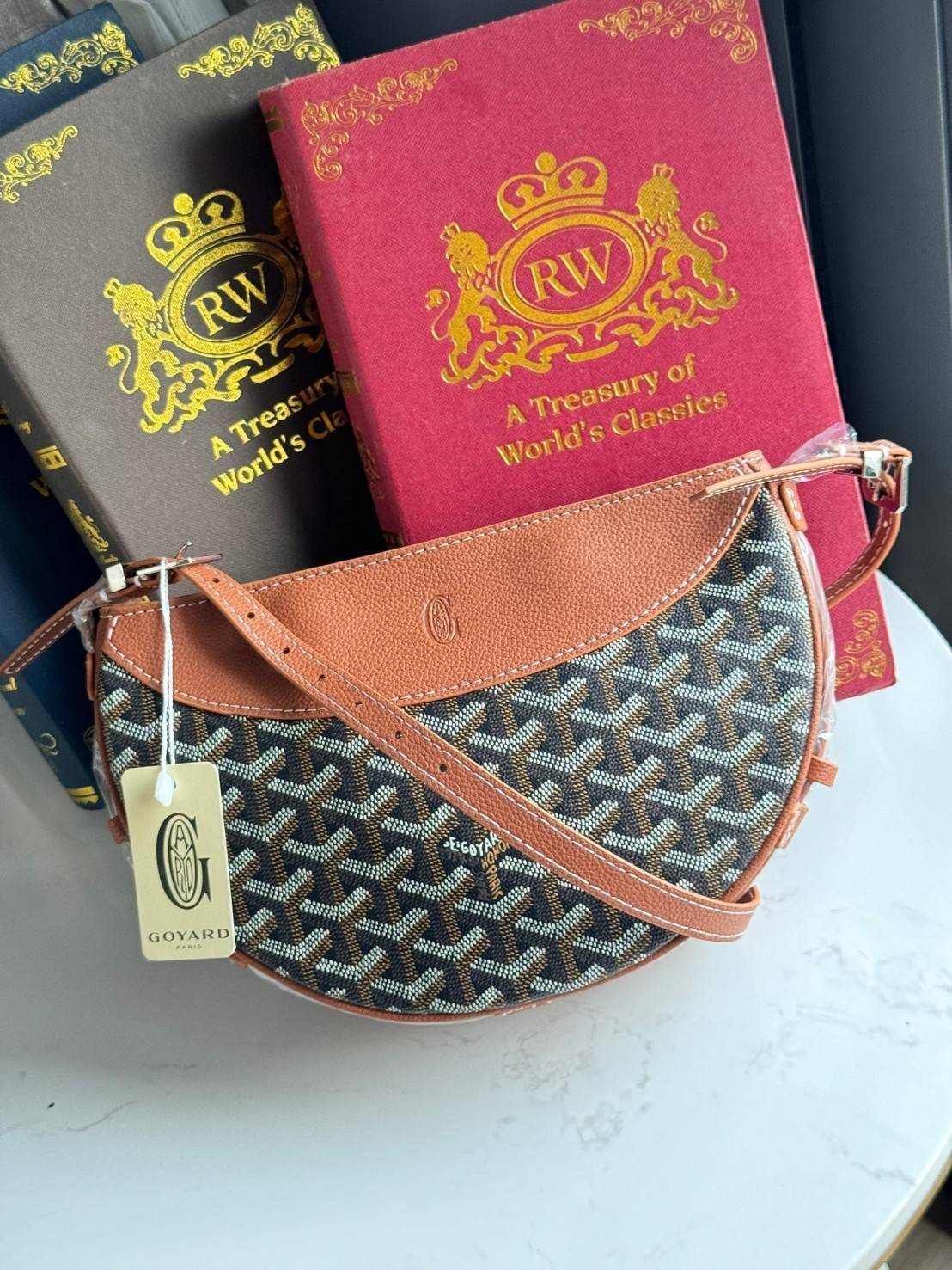 ORI หนังแท้ | GOYARD Hirondelle Bag กระเป๋าสะพายทรงครึ่งวงกลม ใข้งานได้หลายแบบทั้งในสไตล์ลําลอง