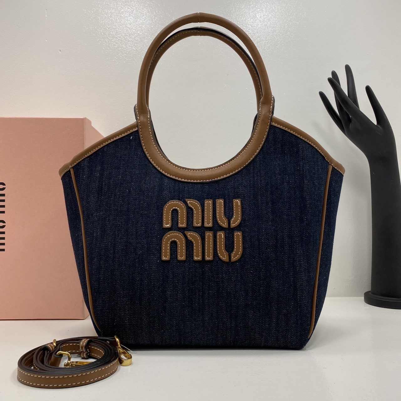 MIU MIU IVY DENIM TOTE BAG กระเป๋าถือ/สะพายทรงโท้ท คิ้วท์สุด จุของได้เยอะ เกรดออริ 1:1 ใช้งานต่างประเทศได้