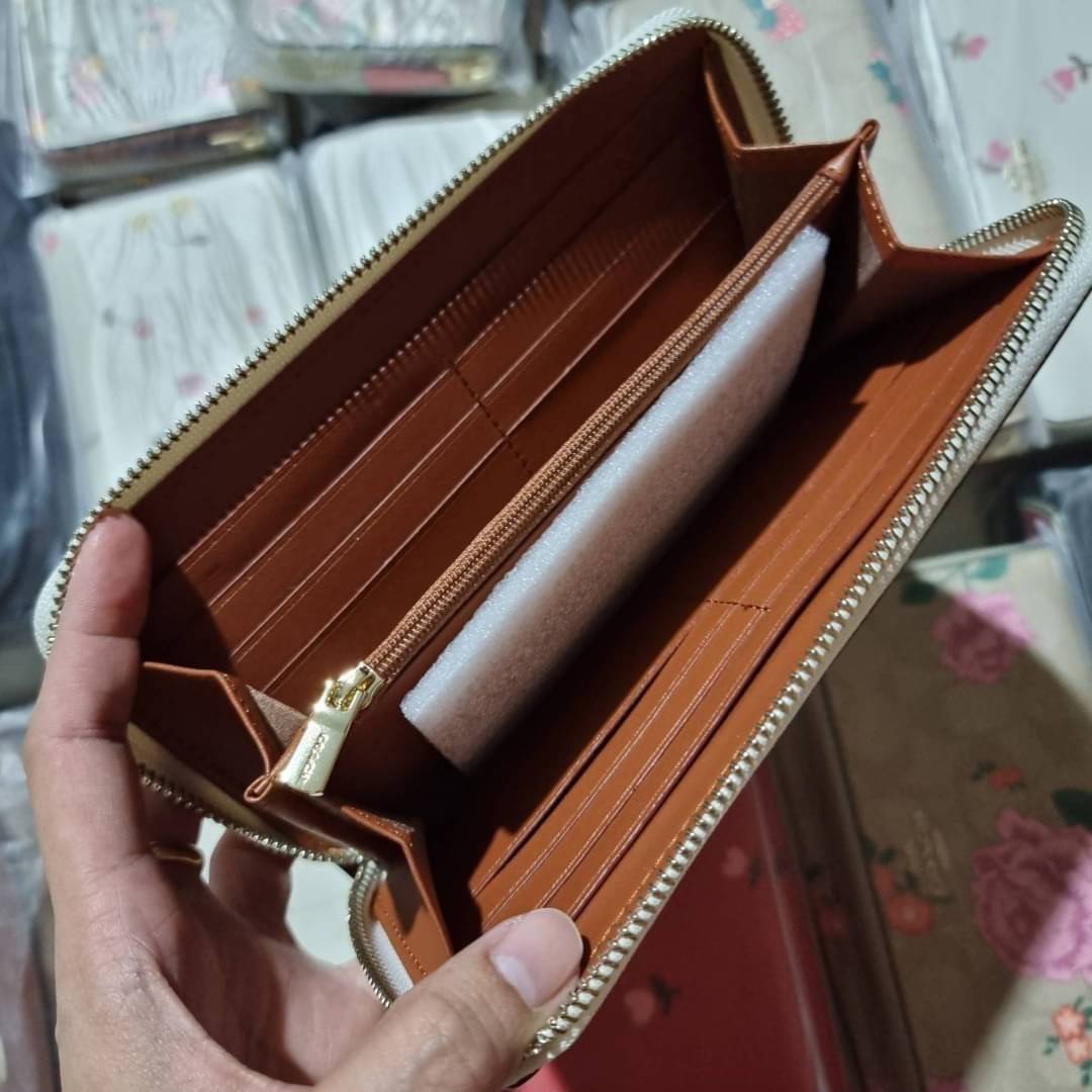 OUTLET 】COACH ACCORDION ZIP WALLET IN SIGNATURE CANVAS F86093 C3287 F98126 กระเป๋าสตางค์ใบยาว น่ารักน่าใช้