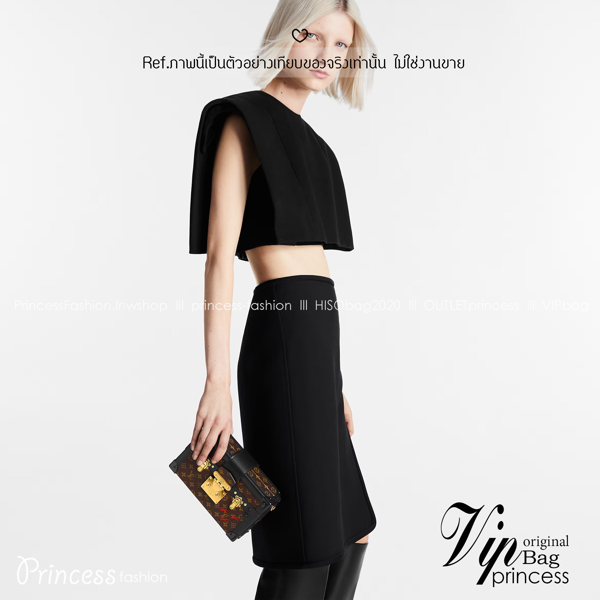 LV Petite Malle Monogram Canvas Bag กระเป๋าทรงกล่องสุดไอคอนนิค สวยมีเสน่ห์ ถือเป็นคลัชเก๋ๆ หรือสะพายข้างชิคๆ พร้อมตอบรับได้ทุกลุค ทุกสไตล์ไปเลยจ้า