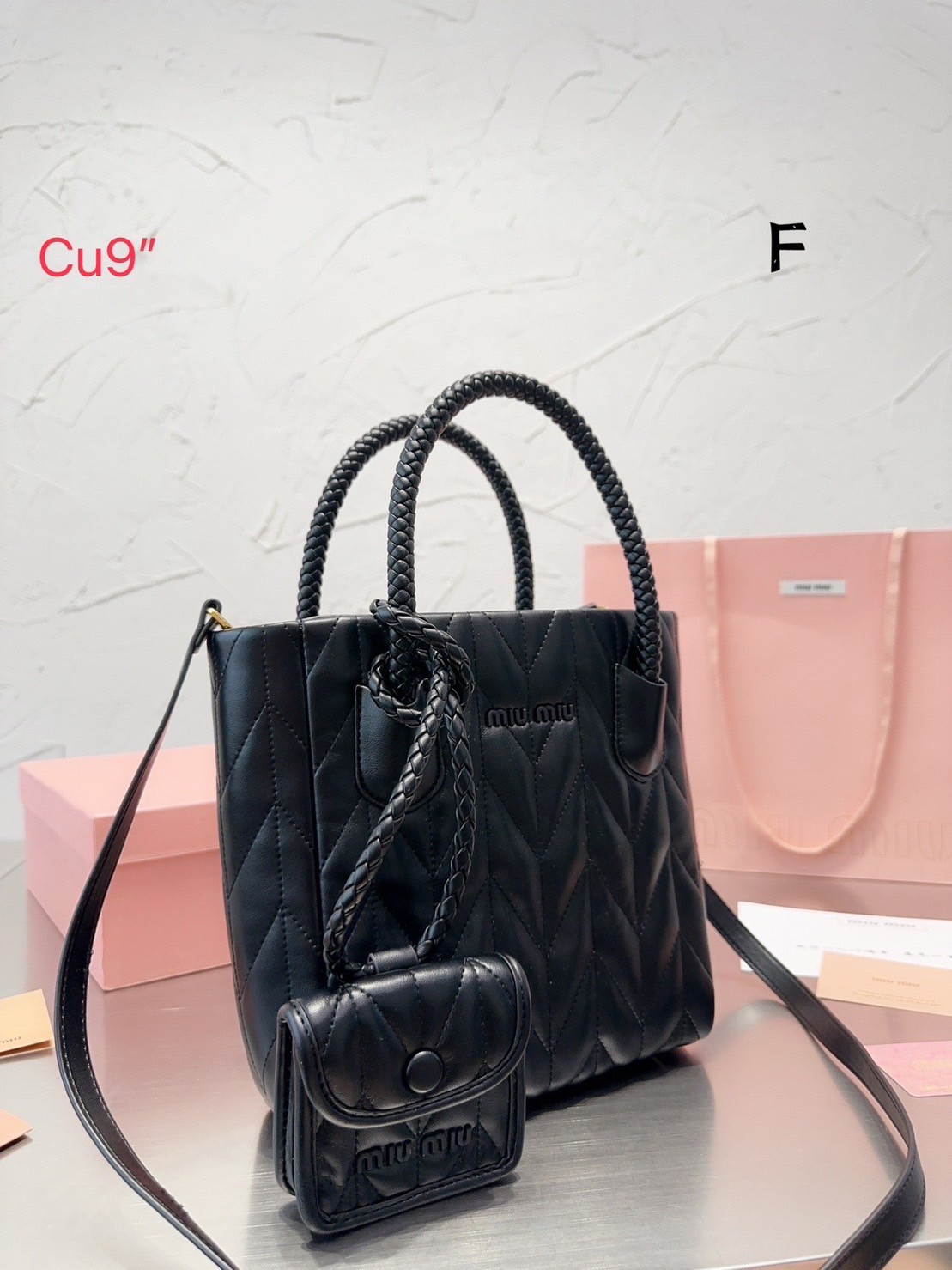 MIU MIU Tote candy color handbag / MIU MIU BAG พร้อมส่ง 4 สี กระเป๋าทรงโท้ท พร้อมใบเล็ก น่ารักน่าใช้ให้ความละมุน ลุคคุณหนูน่ารักสุดๆ ค่ะ