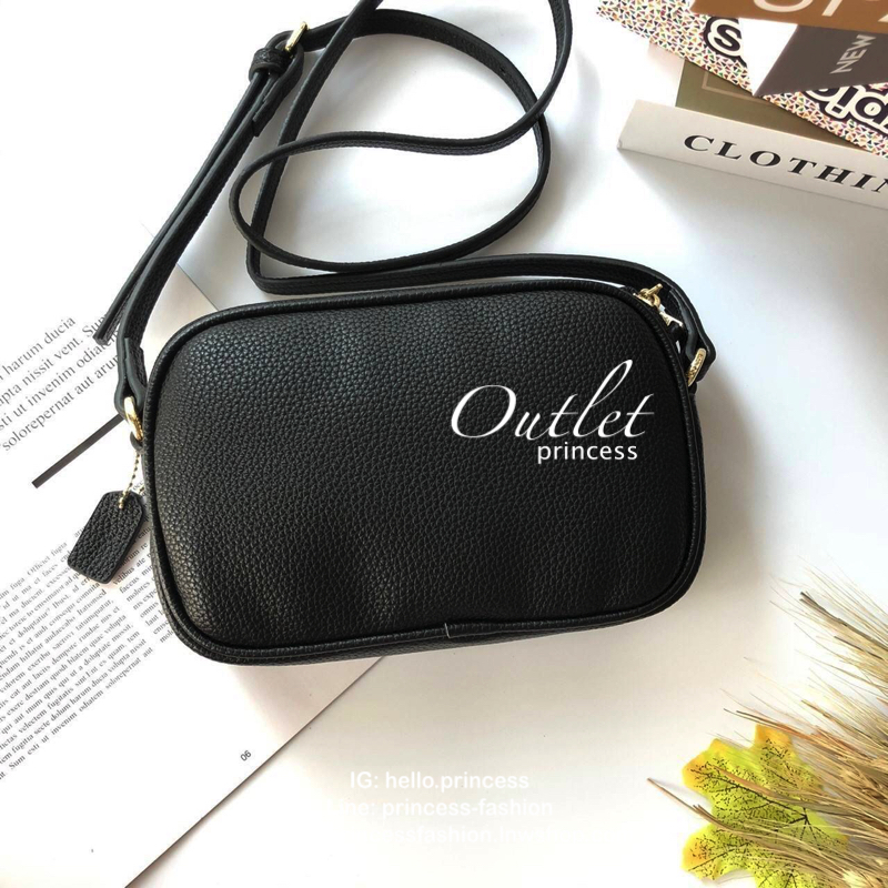 COACH MINI CROSSBODY BAGกระเป๋าสะพาน size mini วัสดุหนังลาย signature เปิด - ปิดด้วยซิป แบ่ง 2 ช่องใหญ่ ภายในโล่ง ใส่ wallet สั้น มือถือได้ทุกรุ่น และของใช้จุกจิก พร้อมสายยาวปรับได้ ถอดไม่ได้ค่ะ