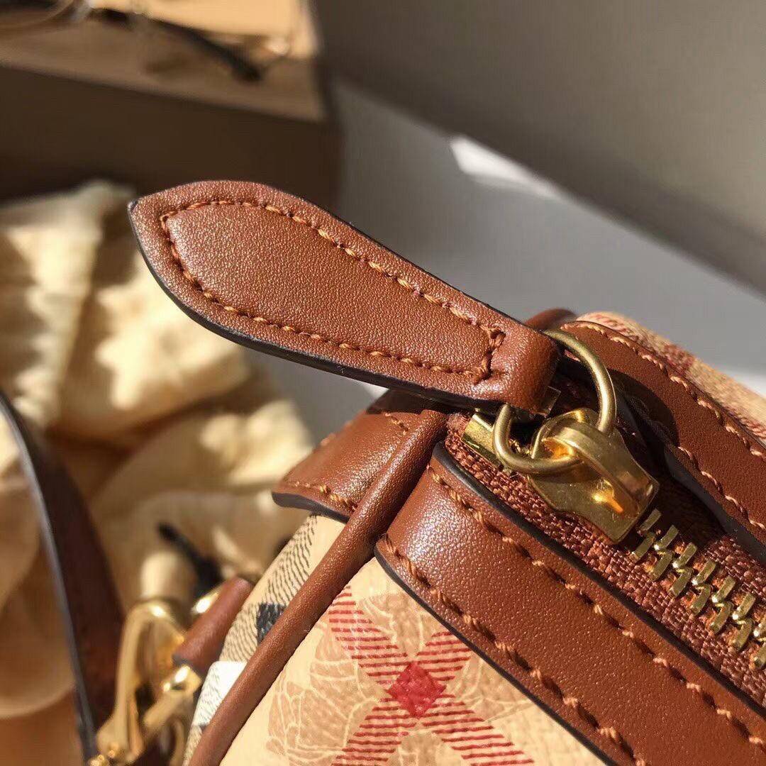 Burberry bag Crossbody Bag Vip Gift with Purchase (GWP) พรีเมี่ยมกิ๊ฟ Limited Edition จาก BURBERRY PERFUME