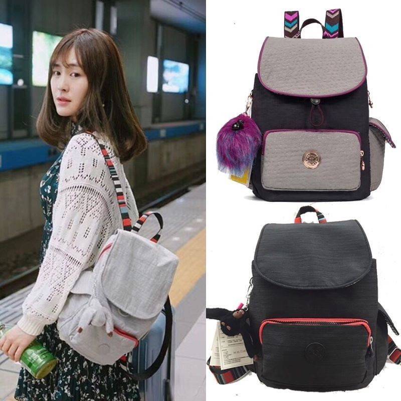 Kipling City Pack S K14275 Kipling มาพร้อมดีไซน์ทันสมัย สนุกสนาน ใช้งานได้อย่างคล่องตัว ด้วยสีและลายสุดคลาสสิก โดดเด่นด้วยพื้นที่ภายในและช่องต่างๆ ที่ให้คุณจัดเก็บของสำคัญได้ครบถ้วน