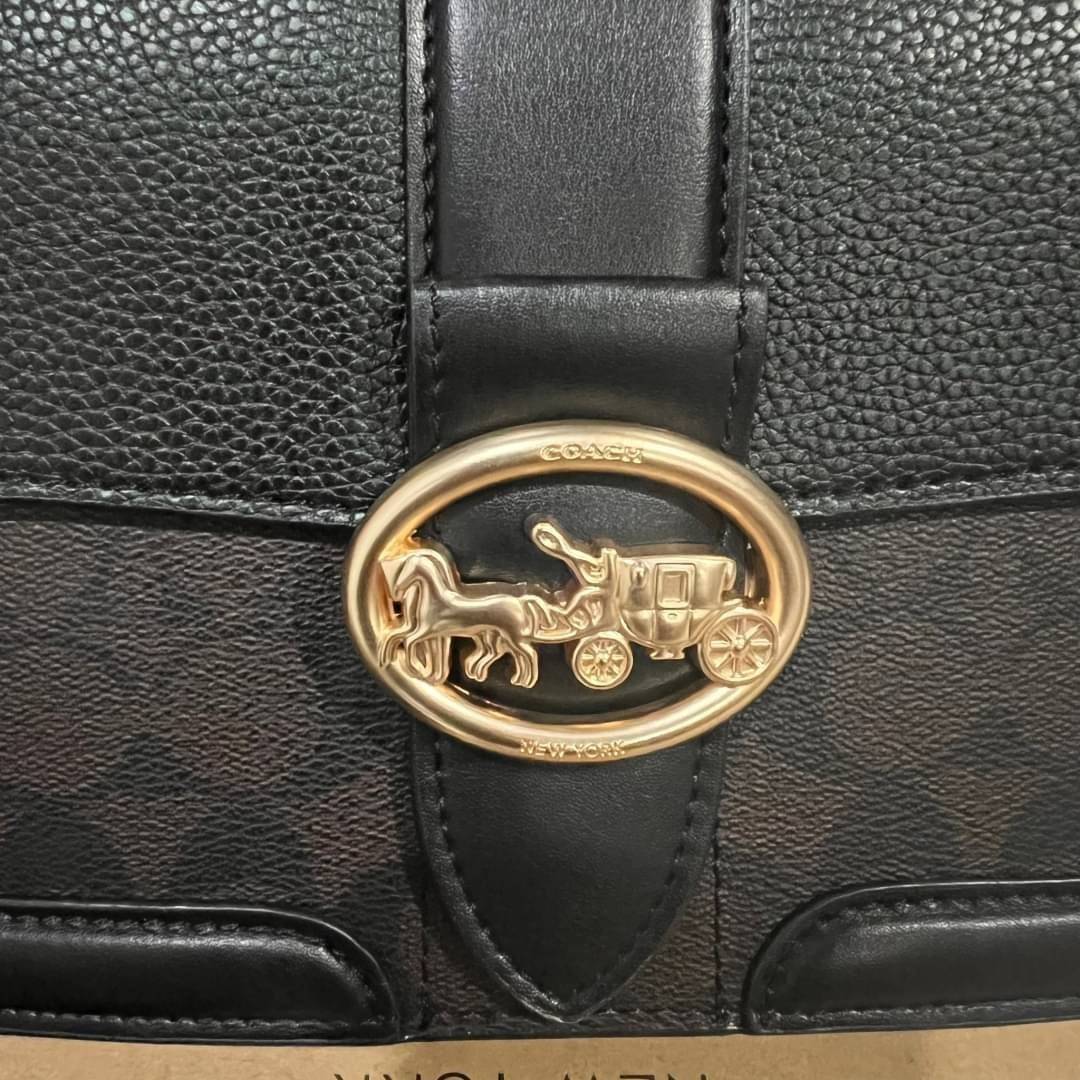 COACH SMALL GEORGIE TOP HANDLE IN BLOCKED SIGNATURE CANVAS ((6504//0468//6192//6015)) compact body portable shoulder bag 🌈ห้ามพลาด รุ่นแนะนำค่าา! พร้อมส่งทันที! กระเป๋าหิ้ว//สะพายข้างได้ วัสดุหนังแท้ 🔺หนึ่งใบทำลายหนังผสมกัน3แบบได้ลงตัวสวยง