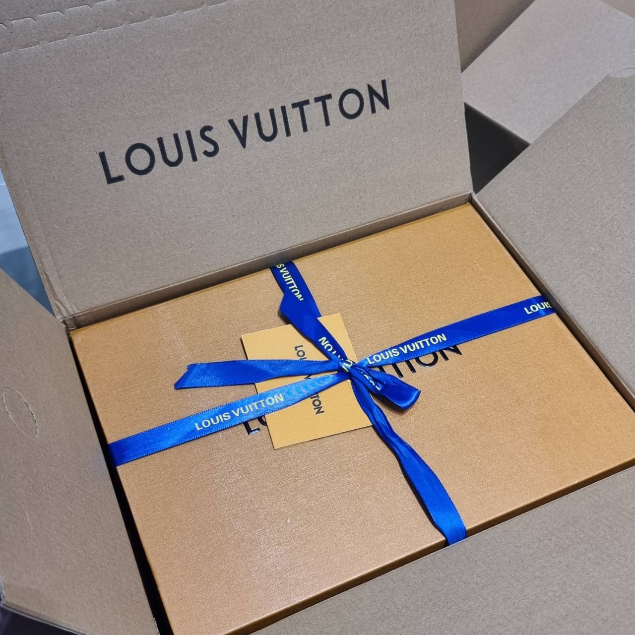 LV neverfull washed denim monogram mini bag ดีไซน์ใหม่ล่าสุดก่อนใคร กระเป๋าทรงโท้ทมินิไซส์ ที่ไม่ได้เล็กตามชื่อ มาในรูปแบบ washed denim สวยคลาสสิค ดูแพงสุดๆ