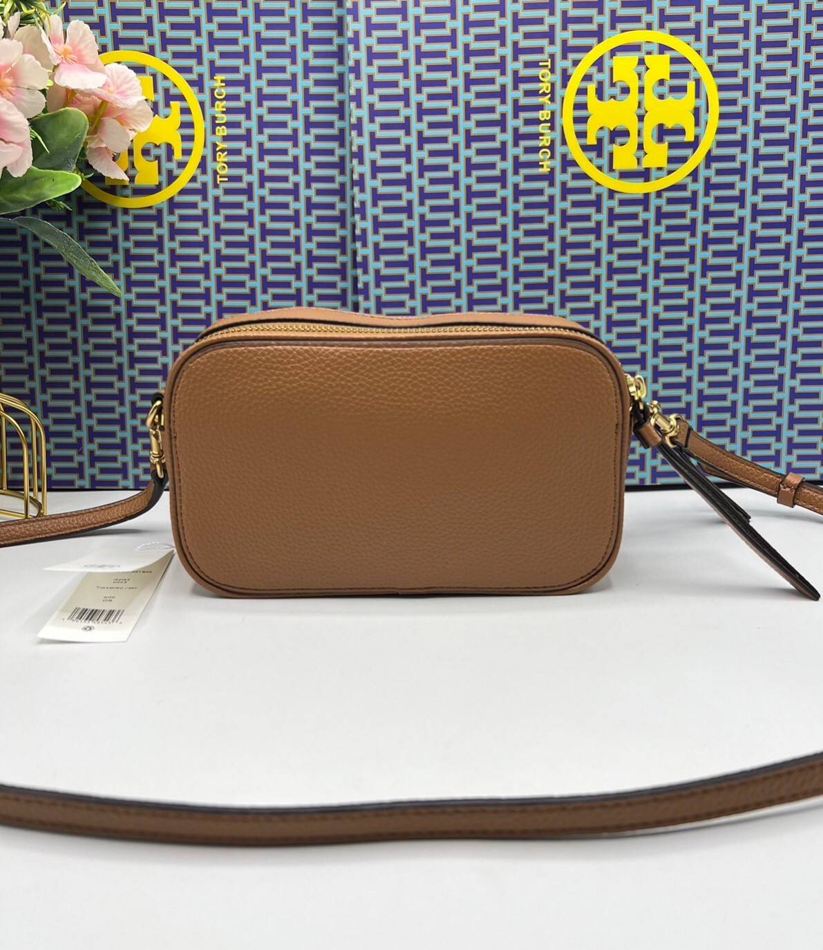 TORY BURCH Miller Mini Crossbody Bag / TORY CAMERA BAG / TORY BAG พร้อมส่ง 5 สี กระเป๋าสะพายใบเล็กมินิมอลในรูปทรงใหม่ที่คล่องตัว