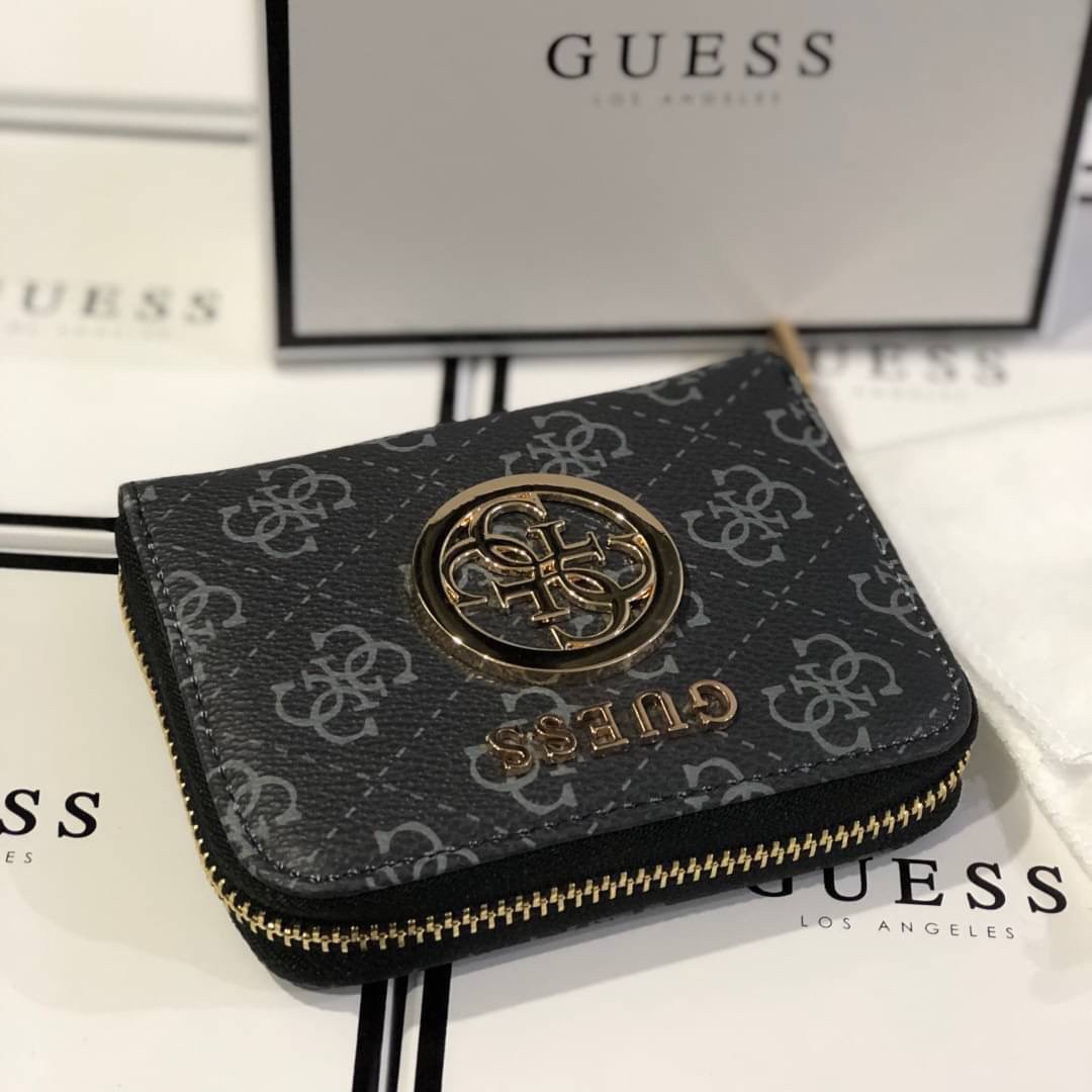 GUESS Women’s Small Wallet กระเป๋าสตางค์แบบสั้น อะไหล่ทอง ขนาดกะทัดรัดพกพาสะดวก ช่องใส่บัตรได้ถึง 6 ช่อง