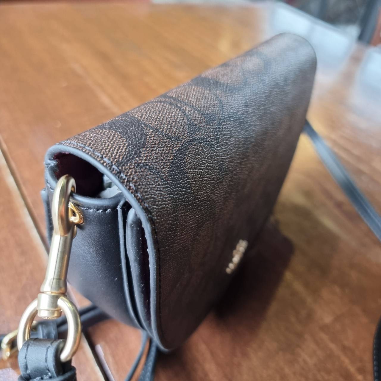 ของแท้ 💯% COACH C1430 ELLEN CROSSBODY IN SIGNATURE CANVAS กระเป๋าสะพายดีไซน์สุดเก๋ ดูดีไม่ซ้ำใคร ทรงสวยลายคลาสสิค วัสดุหนังแคนวาสเคลือบลาย