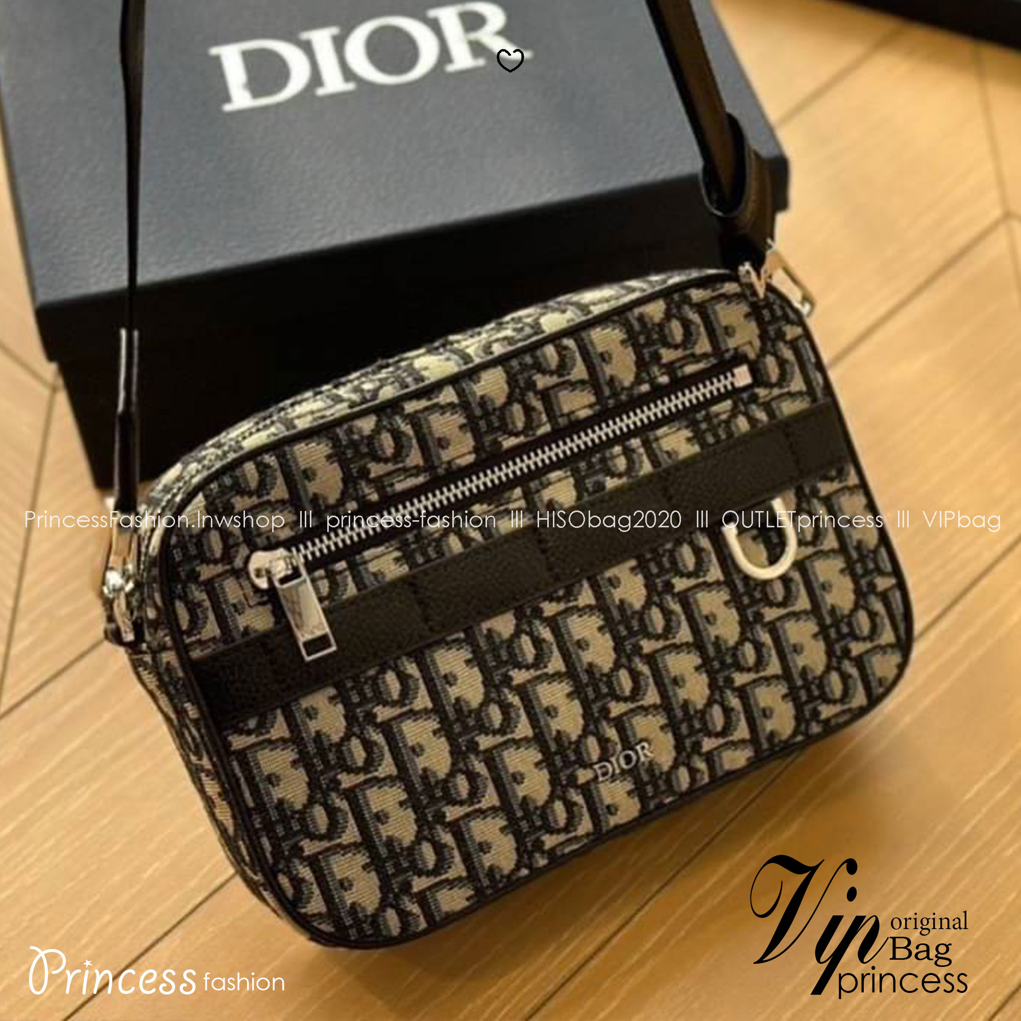 DIOR Safari bag with shoulder strap กระเป๋าสะพายทรงแมสเซ็นเจอร์ สวยหรูเป็นเอกลักษณ์ สุดฮอตที่ดีไซน์รูปแบบขนาดใบกำลังดี ไอเท็มใหม่ที่สามารถใช้ได้ everyday รีบจัดก่อนใครได้เลย!