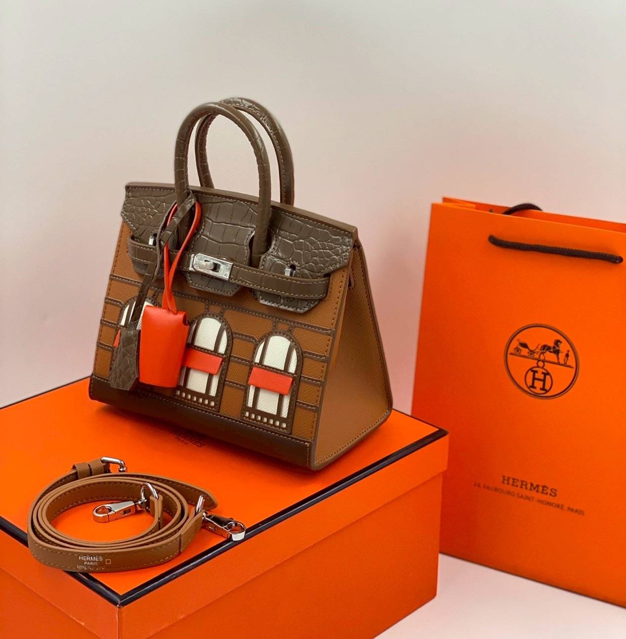 ORI หนังแท้ | Hermes Birkin Bag Faubourg 20cm รุ่นลิมิเต็ด กระเป๋าสะพายที่สุดแห่งหรูหราลัคชู นิยามของความสง่างามเหนือกาลเวลา แบรนด์เนมในฝัน งดงามดั่งเจ้าหญิง แบรนด์ที่บ่งบอกถึงฐานะและรสนิยมของคุณ