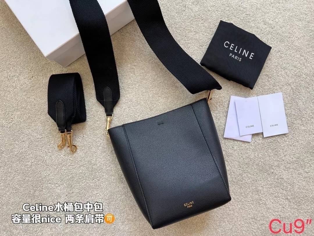 CELINE SANGLE SMALL BUCKET BAG กระเป๋าสะพายทรงบัคเก็ต หนังซอฟอย่างดี น่าใช้มากๆ