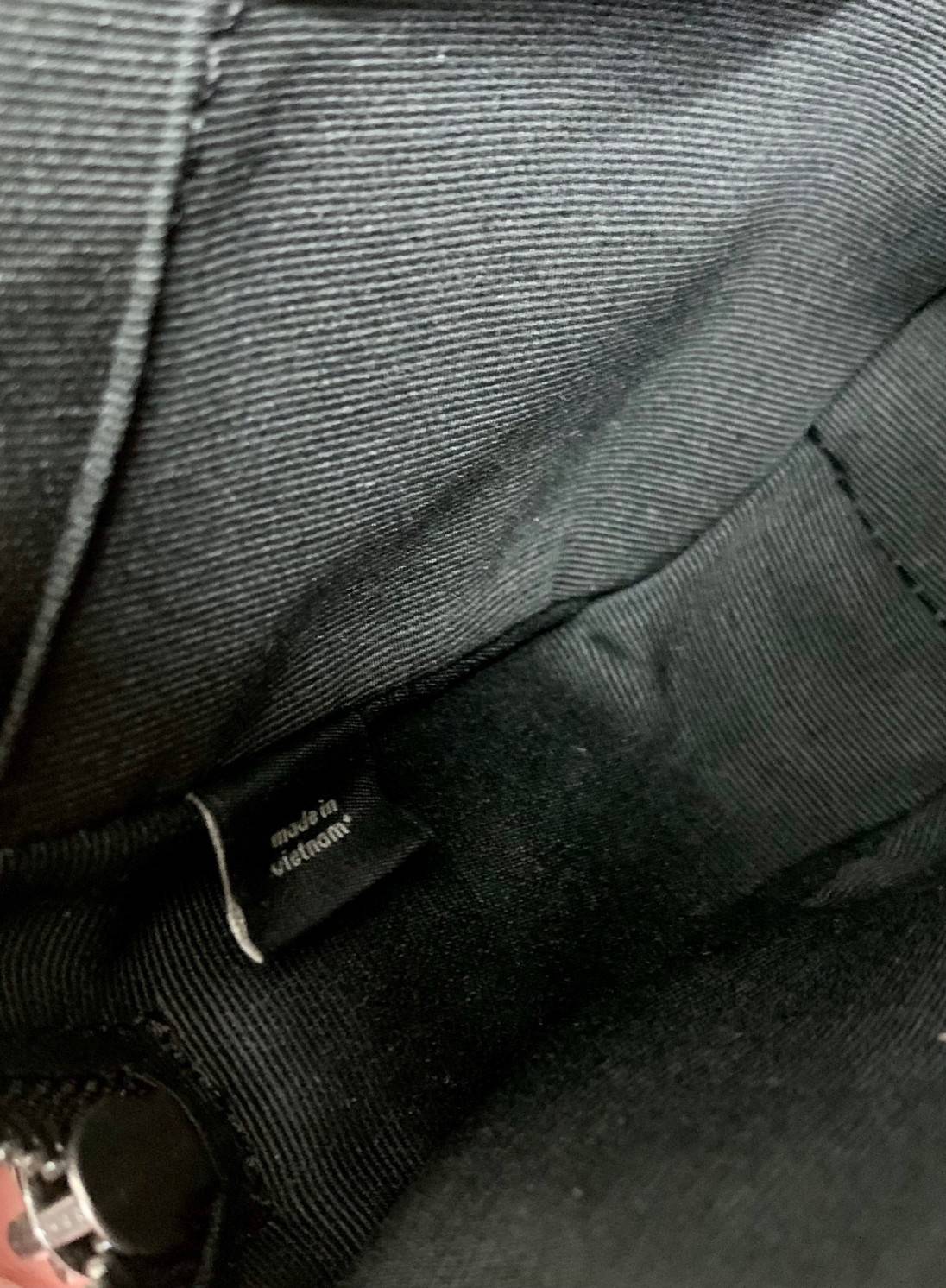 3สีเข้าใหม่งานคุณภาพอีกแล้วคับท่านน ทั้งสี ทั้งหนังสวยมากๆค่าา!! COACH GRAHAM CROSSBODY BAG ((39946)) พร้อมส่ง! กระเป๋าสะพายแบบครอสบอดี้ร์ ใช้ได้ทั้งชาย//หญิง หนังแท้อย่างดี เรียบหรูค่ะ ด้านหน้ามีช่องซิปซ่อนให้หนึ่งช่อง ช่องซิปหลักกว้าง ใส่ของจำเป็นได้ครบ